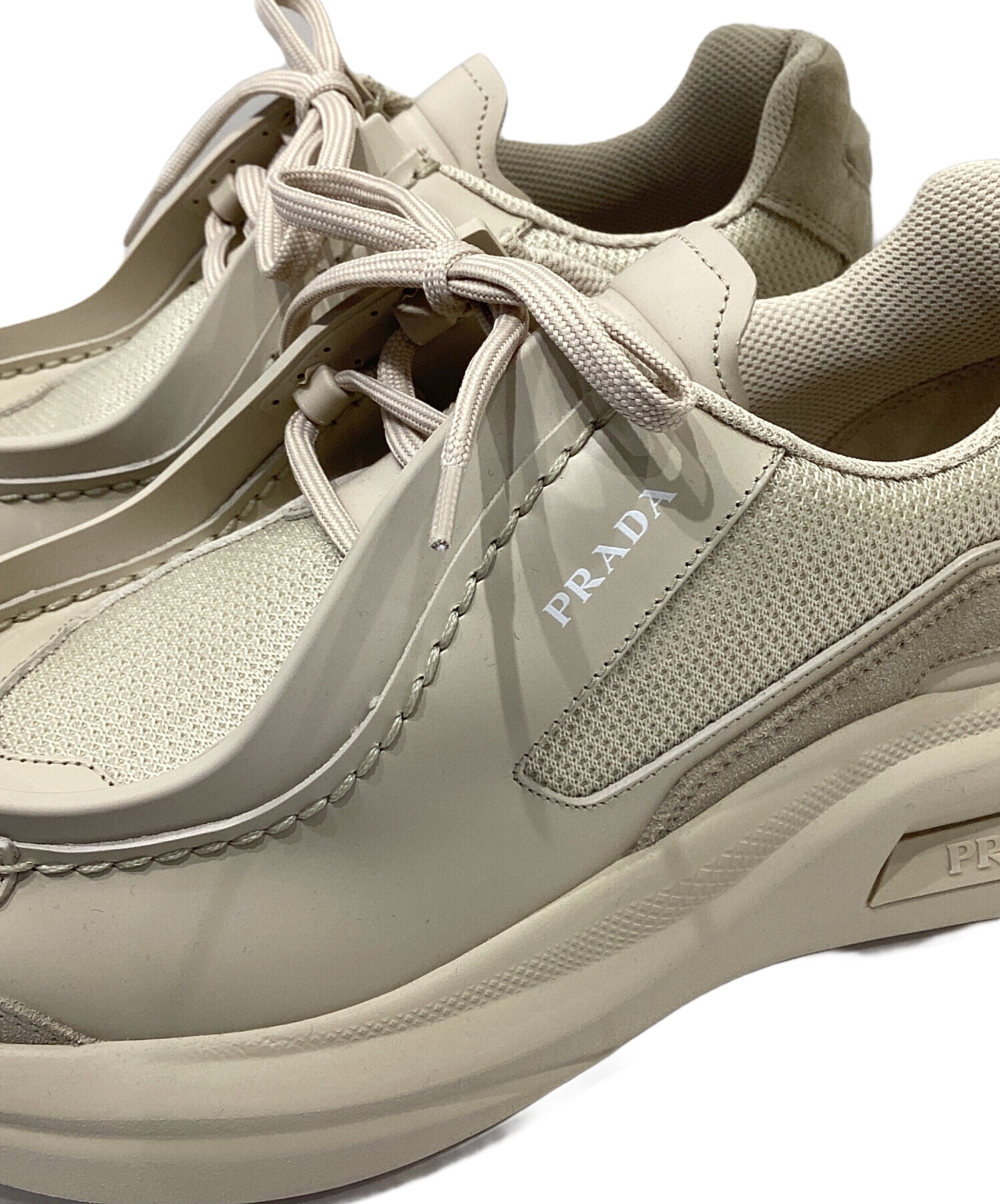 PRADA プラダ ベスト 40(M位) ベージュ 【古着】【中古】 PRADA（ダウンベスト）のフリマアイテム一覧