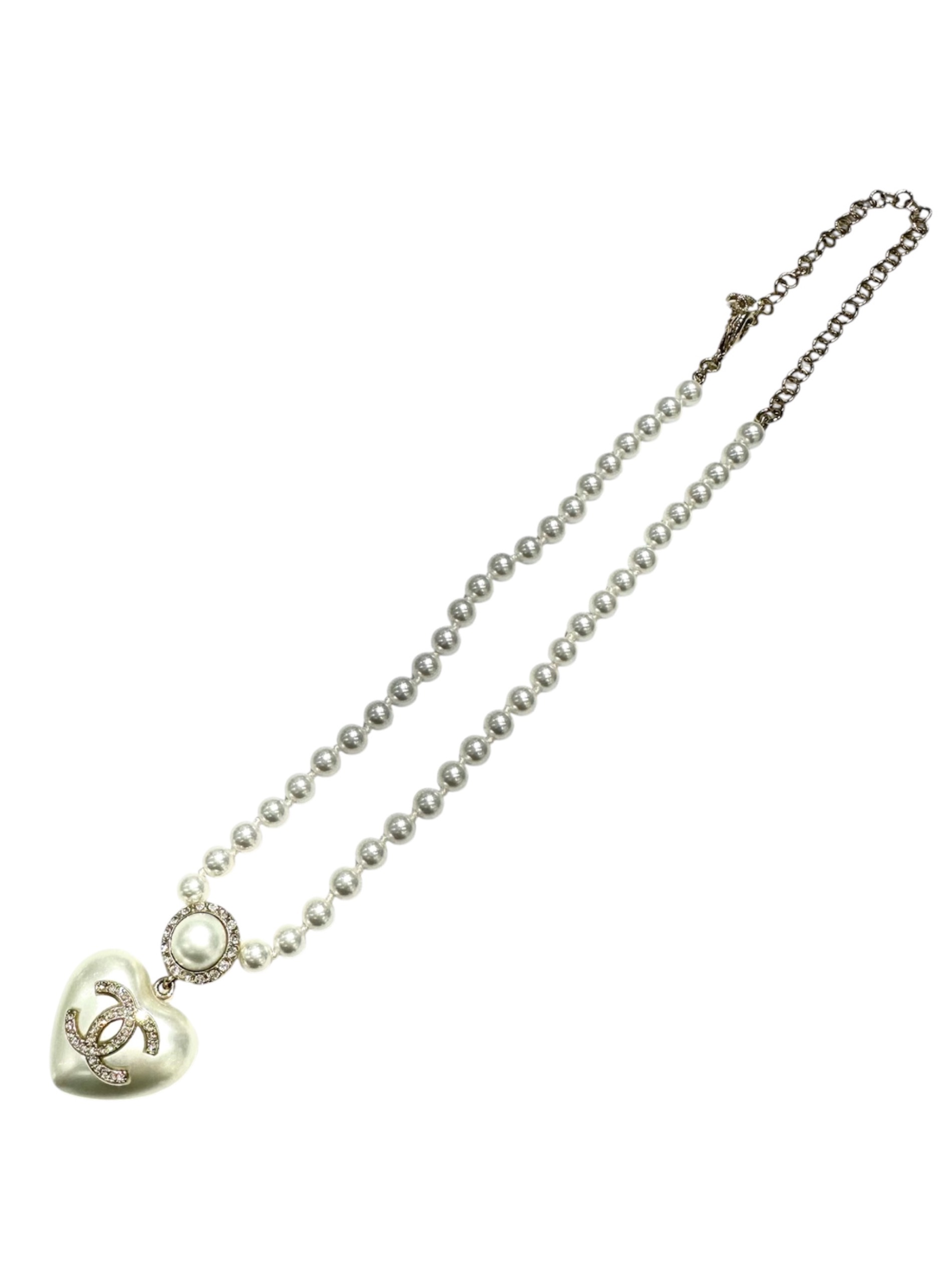 中古・古着通販】CHANEL (シャネル) Chanel Pearl CC Logo Necklace