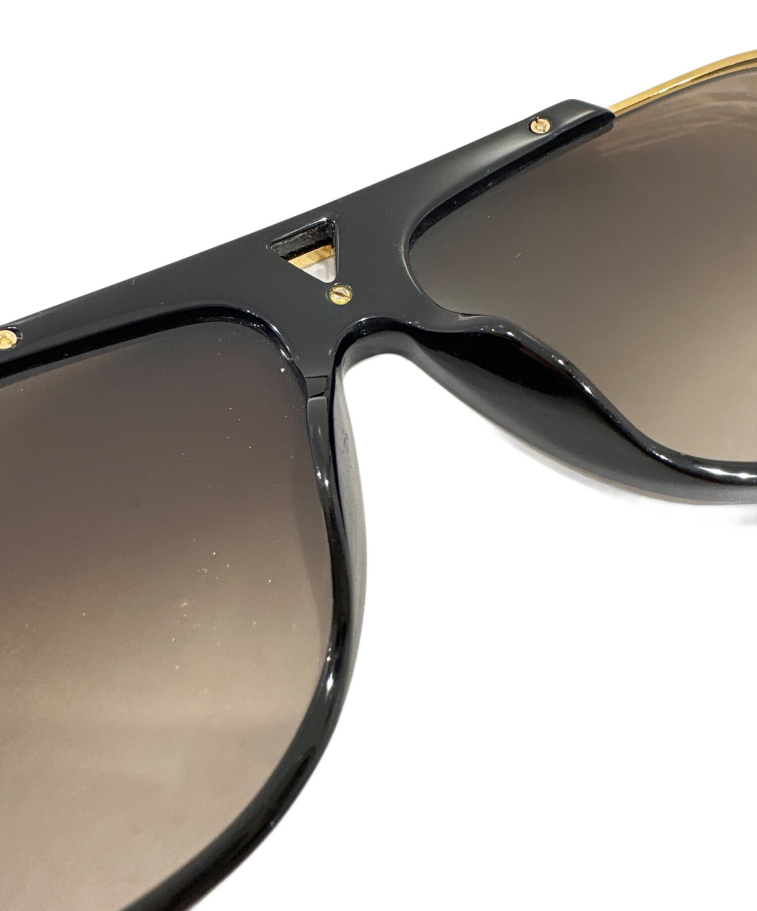 【美品】ルイヴィトン マスコット ウェリントン サングラス Z0936E 度なし 中古・古着通販】LOUIS VUITTON (ルイ ヴィトン) サングラスマスコット