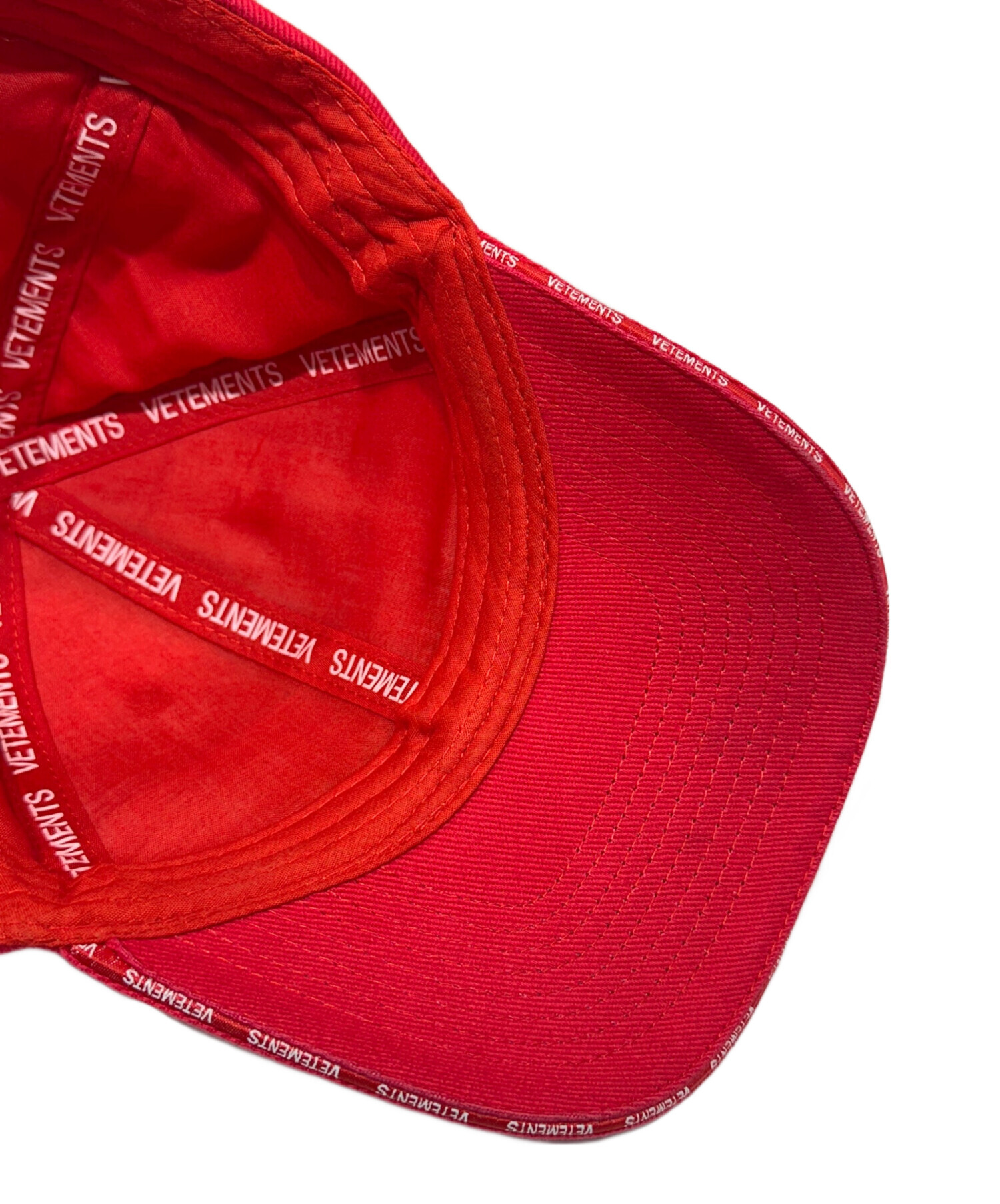 中古・古着通販】VETEMENTS (ヴェトモン) ロゴ刺繍キャップ WSS18AC16