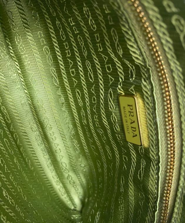 し*み様 PRADA グリーンレザーポーチ 中古・古着通販】PRADA (プラダ) ショルダーレザーポーチ オリーブ