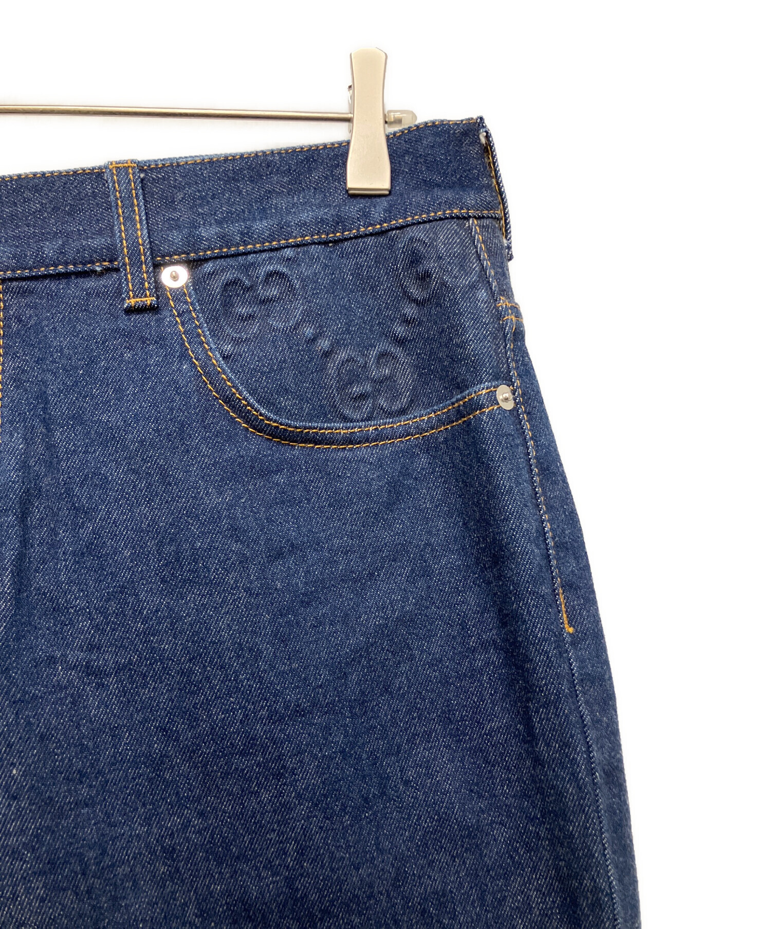 中古・古着通販】GUCCI (グッチ) GGエンボスデニムパンツ インディゴ 中古・古着通販】GUCCI (グッチ) GGエンボスデニムパンツ インディゴ
