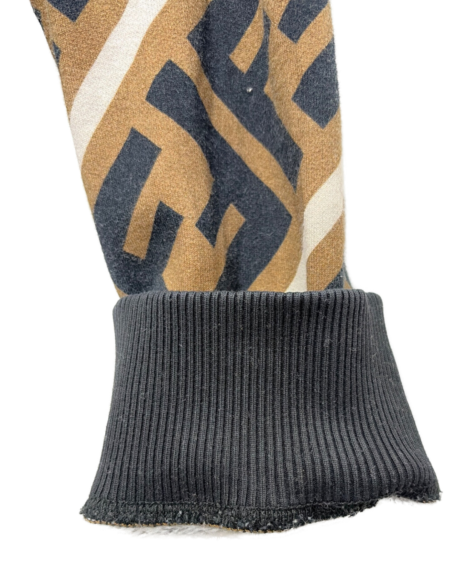 Fendi FFロゴ 総柄 スウェット トレーナー Mサイズ イタリア製 中古・古着通販】FENDI (フェンディ) FFロゴスウェットトレーナー