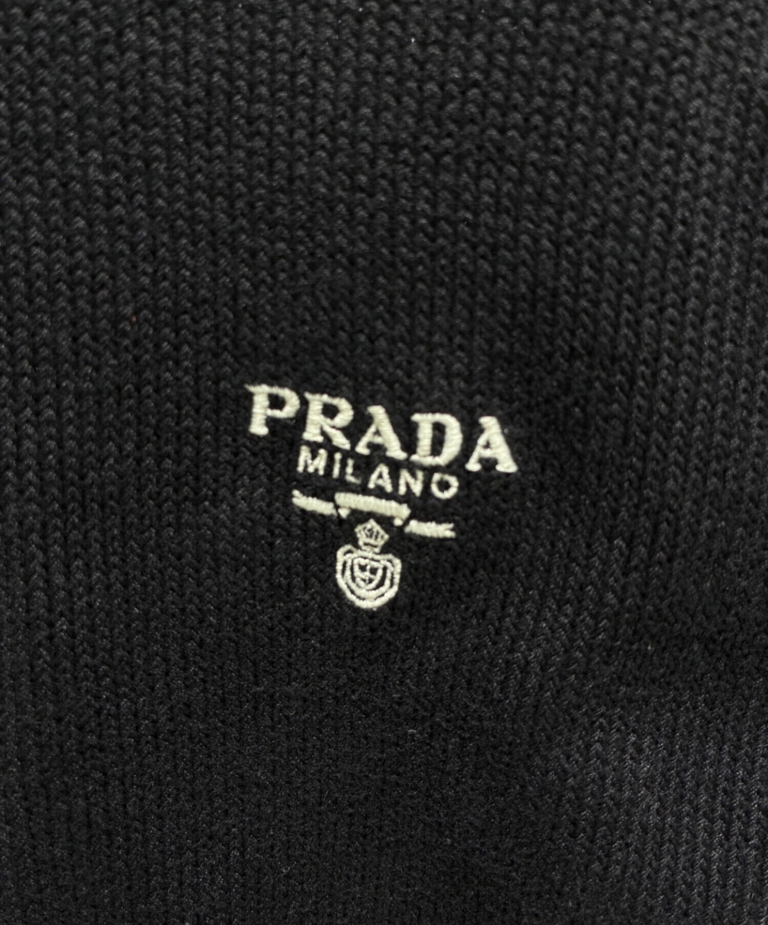 PRADA ブラック タートルネック 　三角ロゴ付 40 PRADA ブラック タートルネック 三角ロゴ付 40