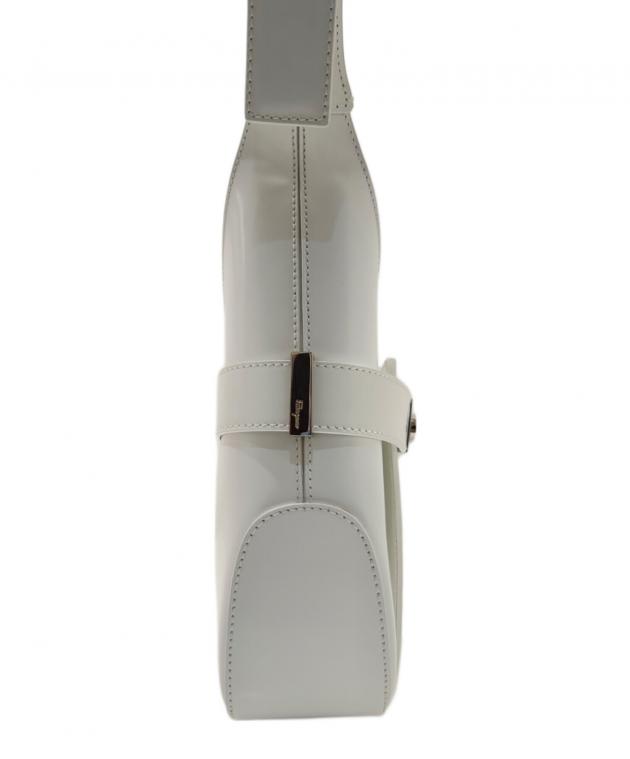 ✨良品✨ フェラガモ ショルダーバッグ フラップ ガンチーニ ホワイト 白色 ✨良品✨ フェラガモ ショルダーバッグ フラップ ガンチーニ ホワイト