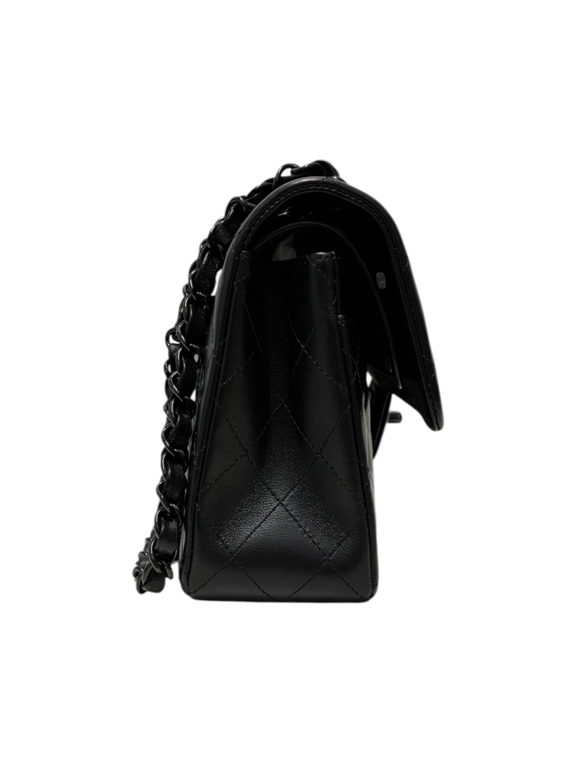 中古 シャネル CHANEL A01113 ランダムシリアル レディース ショルダーバッグ マトラッセ ブラック グレインドカーフスキン シャネル マトラッセ Wフラップ Wチェーンショルダー 23cm ブラック