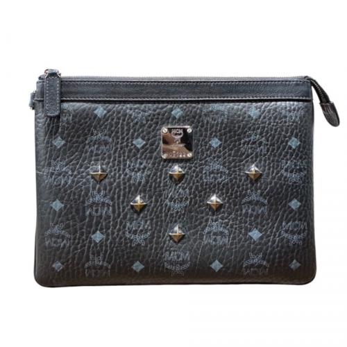 skk　MCM クラッチバッグ 中古・古着通販】MCM (エムシーエム) スタッズクラッチバッグ ブラック