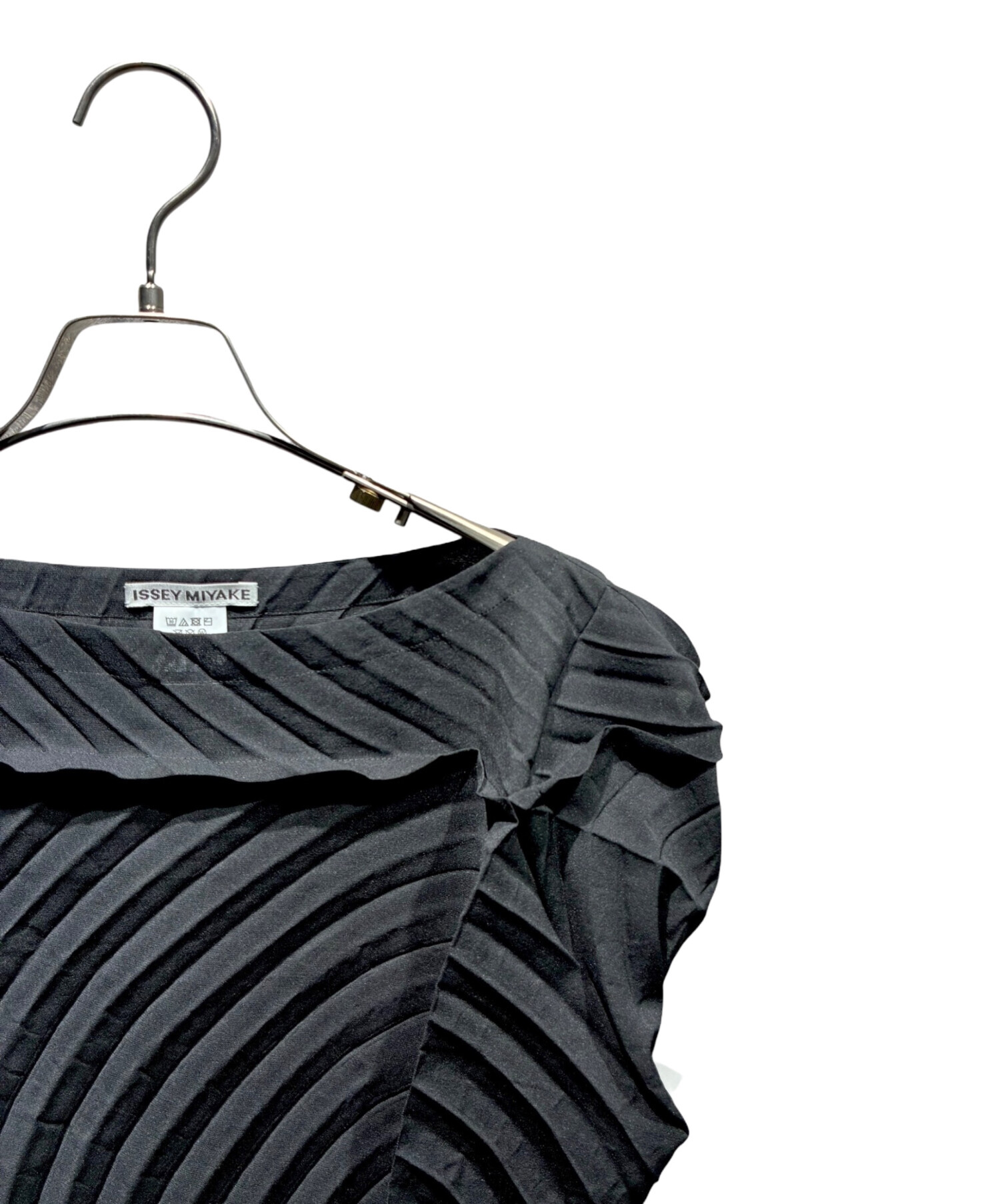 【美品ISSEY MIYAKEイッセイミヤケ プリーツ シャツブラウス ブラック 中古・古着通販】ISSEY MIYAKE (イッセイミヤケ) プリーツブラウス