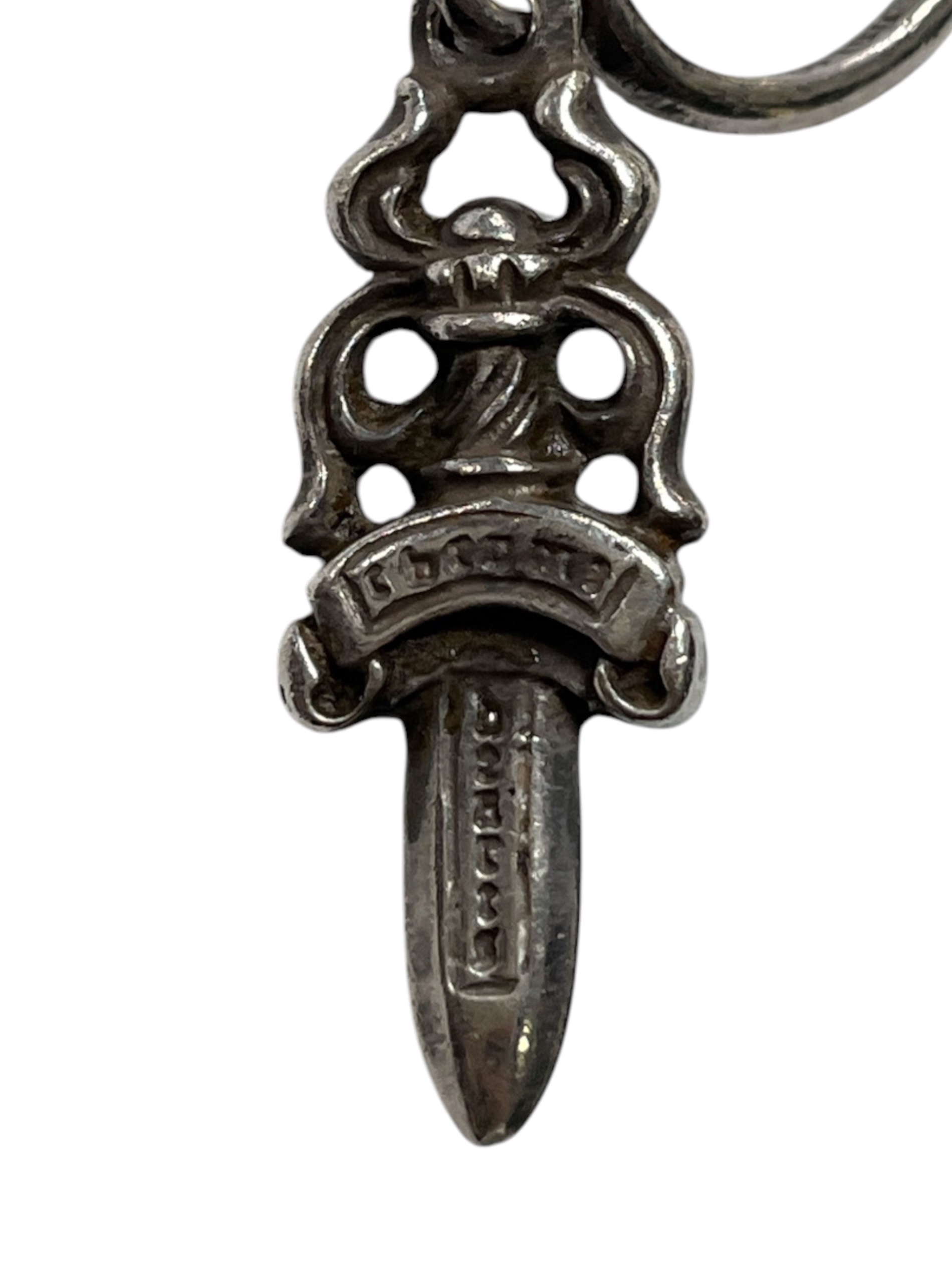 オールドクロムハーツ セメタリークロス ダガー フェード 古着 中古・古着通販】CHROME HEARTS (クロムハーツ) DAGGER HOOP｜ブランド