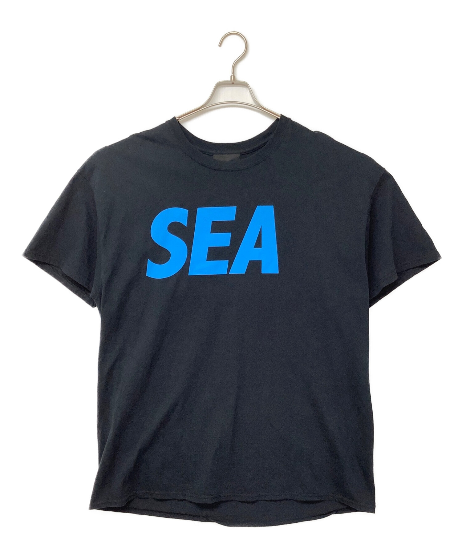 WIND AND SEA (ウィンダンシー) ロゴプリントTシャツ ブラック×ブルー サイズ:XL