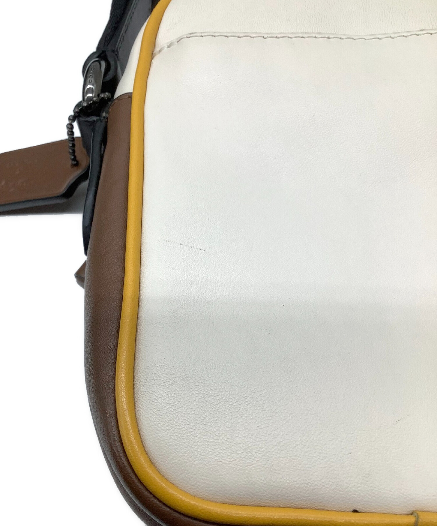 コーチ ショルダーバッグ 斜めがけ 3918 ベースボールペーサー ミッキーマウス ディズニー レザー 革 ライトベージュ ブラウン イエロー系 カジュアル 普段使い レディース 女性 COACH shoulder Bag leather Disney