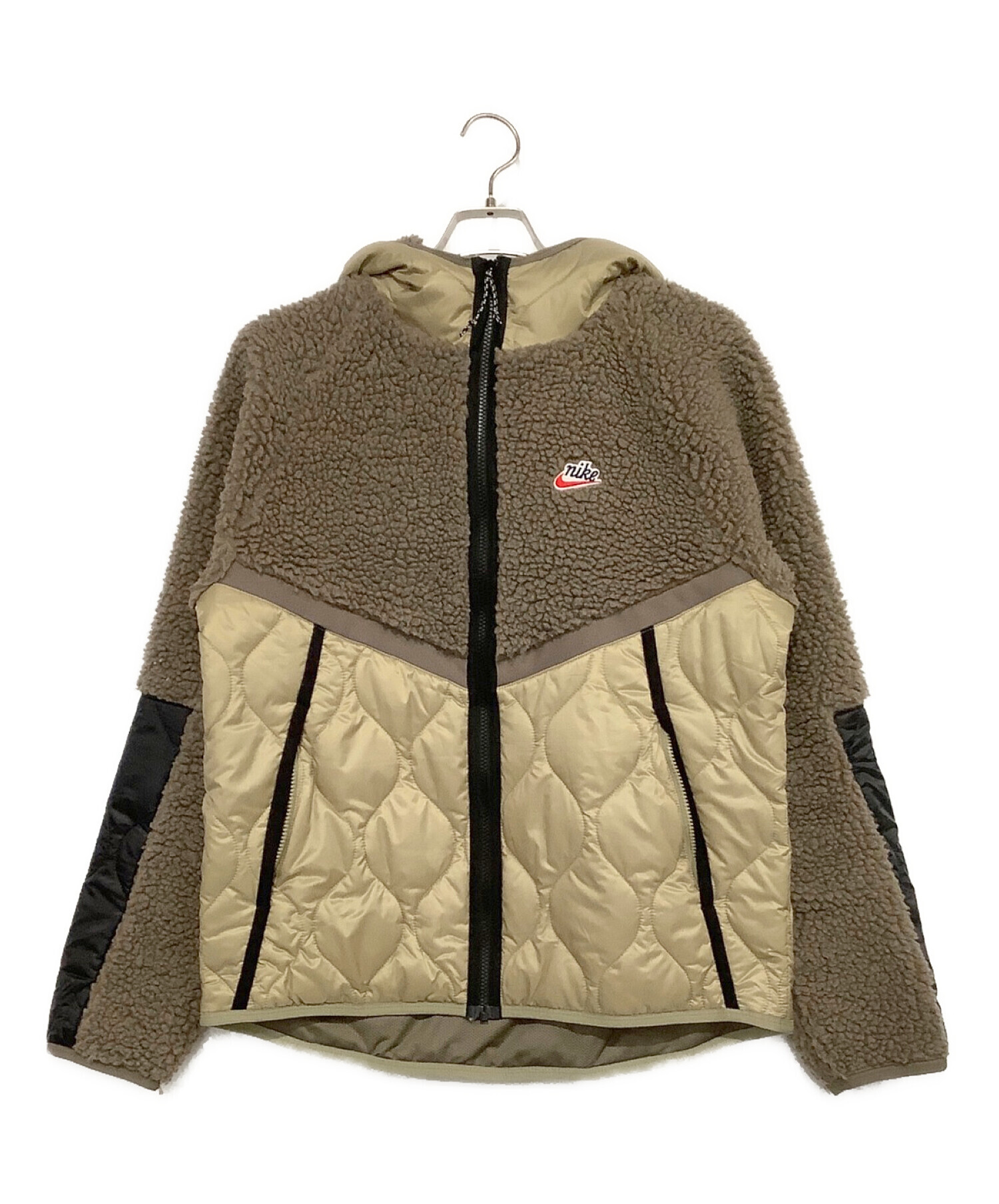 NIKE (ナイキ) ボアフリースキルティングジャケット ベージュ サイズ:L