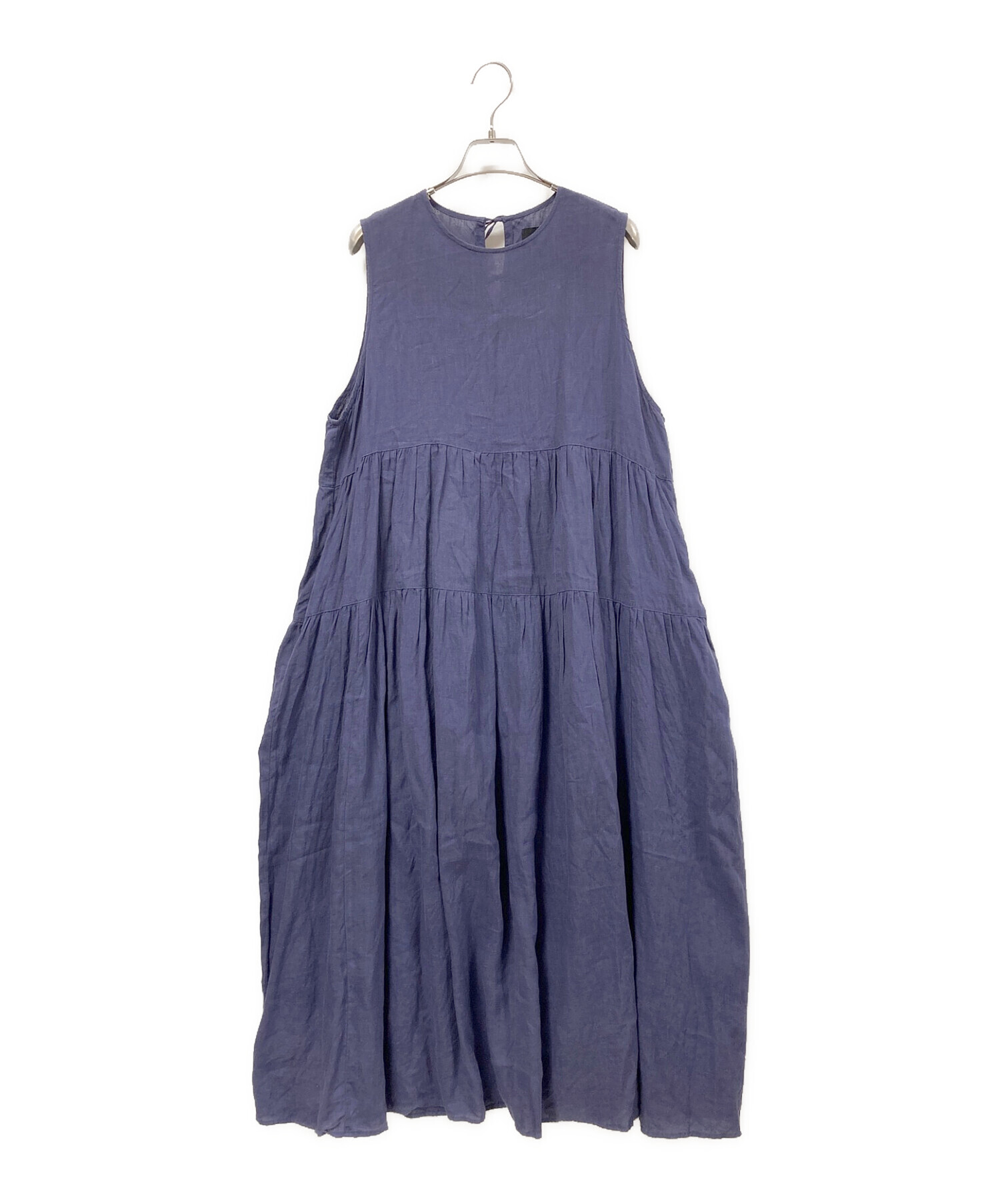 オオカミとフクロウフクロウと小さい花びらのティール