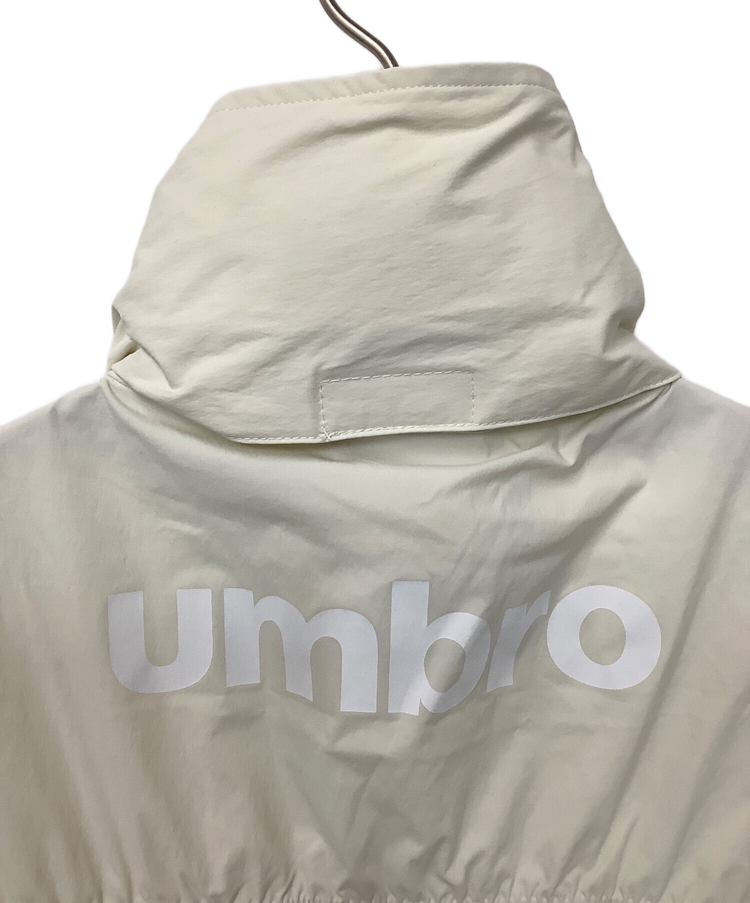 Umbro ナイロンジャケット グレー・ベージュ