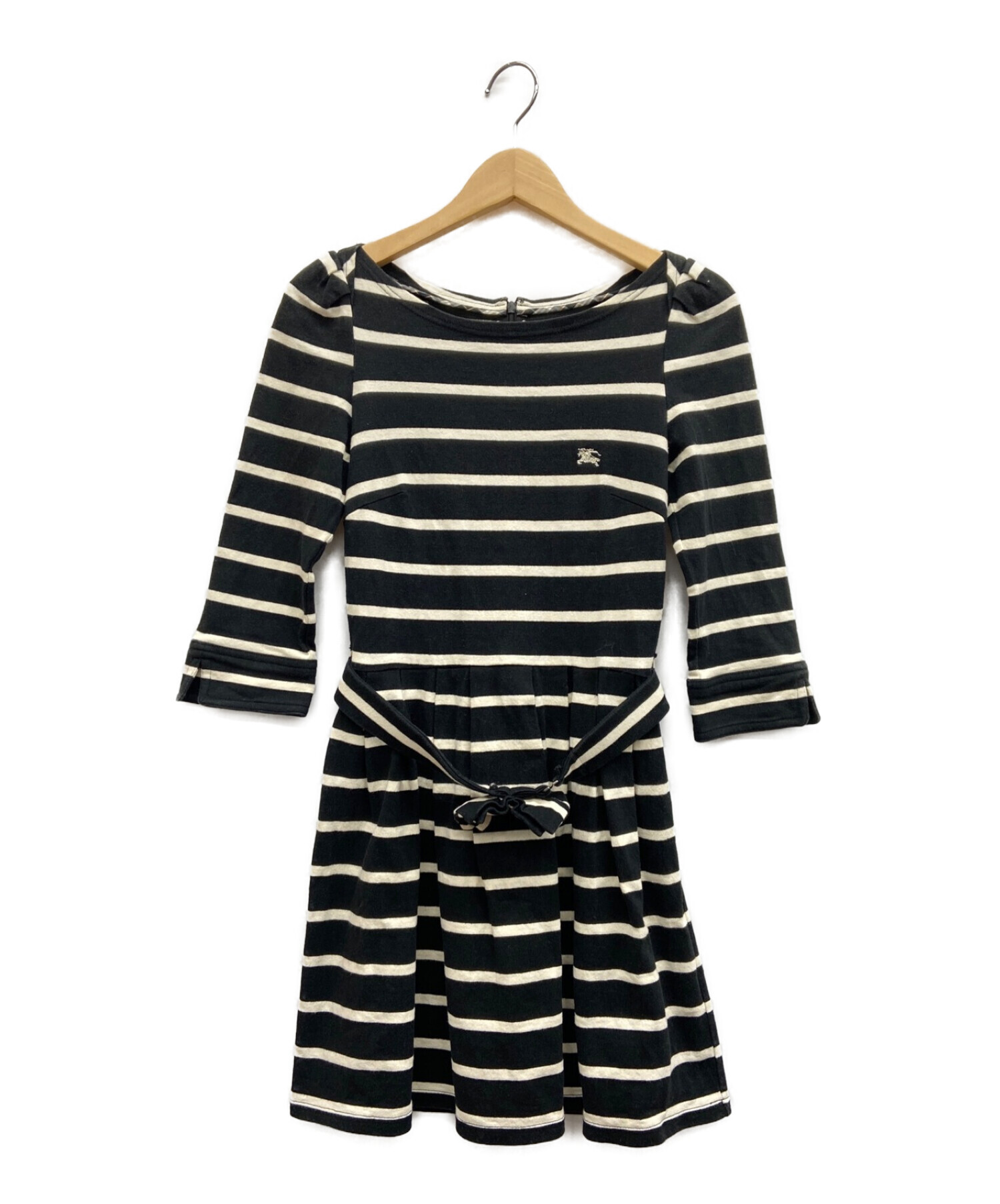 新品タグ付 バーバリーブルーレーベル 半袖ボーダー柄ワンピース38 ブラック バーバリーブルーレーベル☆半袖ボーダーワンピース 38