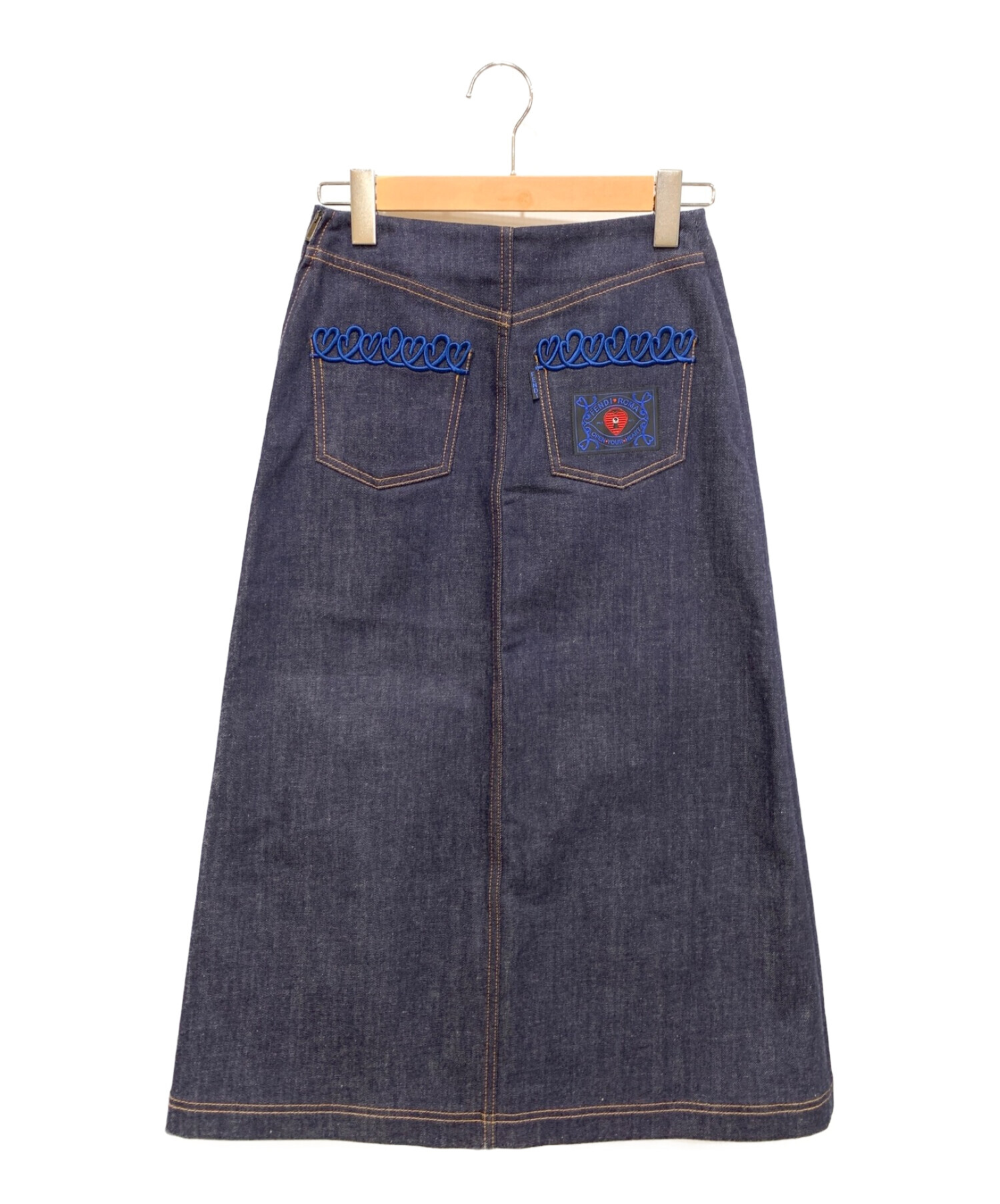 FENDI (フェンディ) バックハート刺繍デニムスカート ブルー サイズ:38