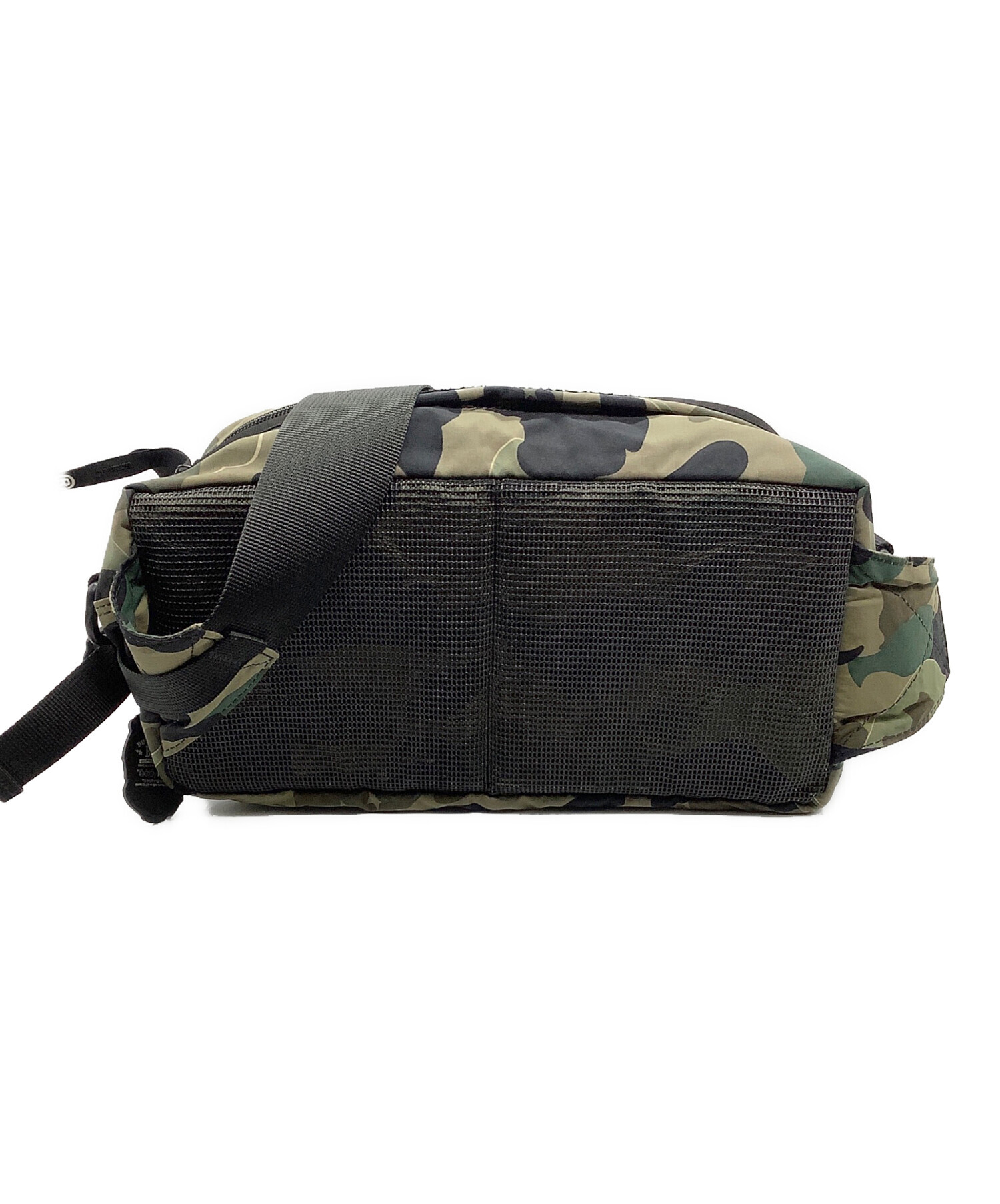 a bathing ape x kaws 1st camoショルダーバッグ