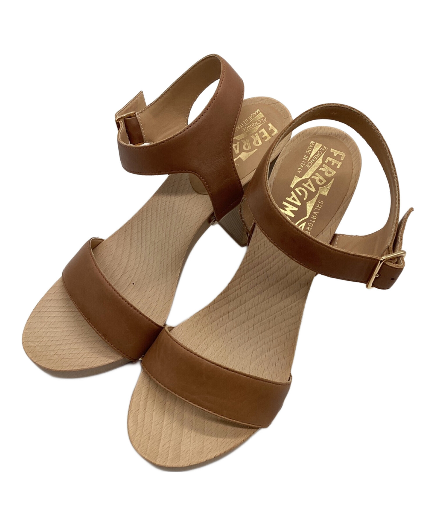 Salvatore Ferragamo ベージュ サンダル