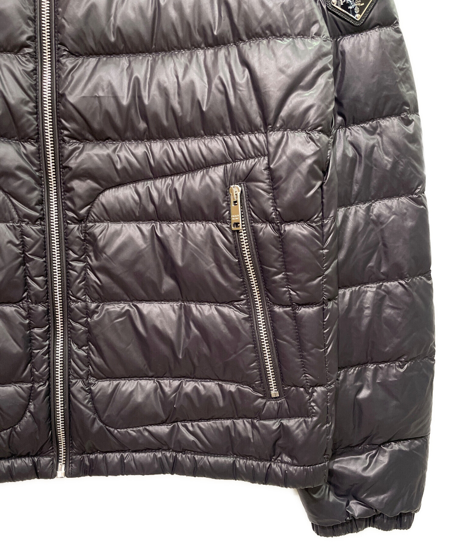 中古・古着通販】PRADA (プラダ) 三角プレート ダウンジャケット  