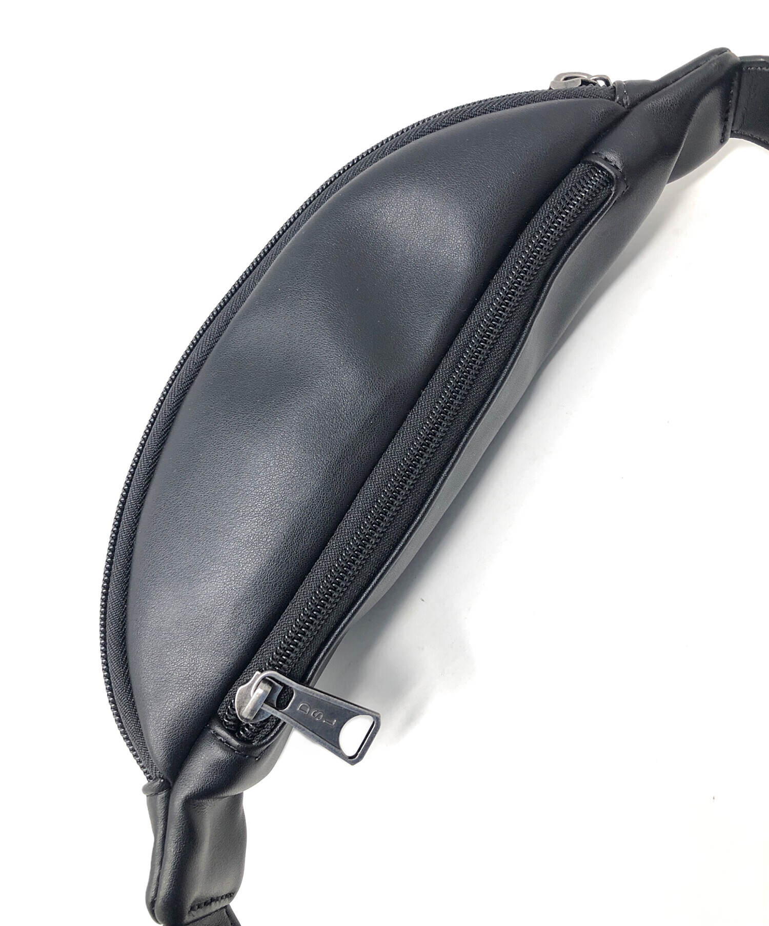 未使用級 DIESEL RINKE KOINBE CROSS BODYBAG 【公式通販】