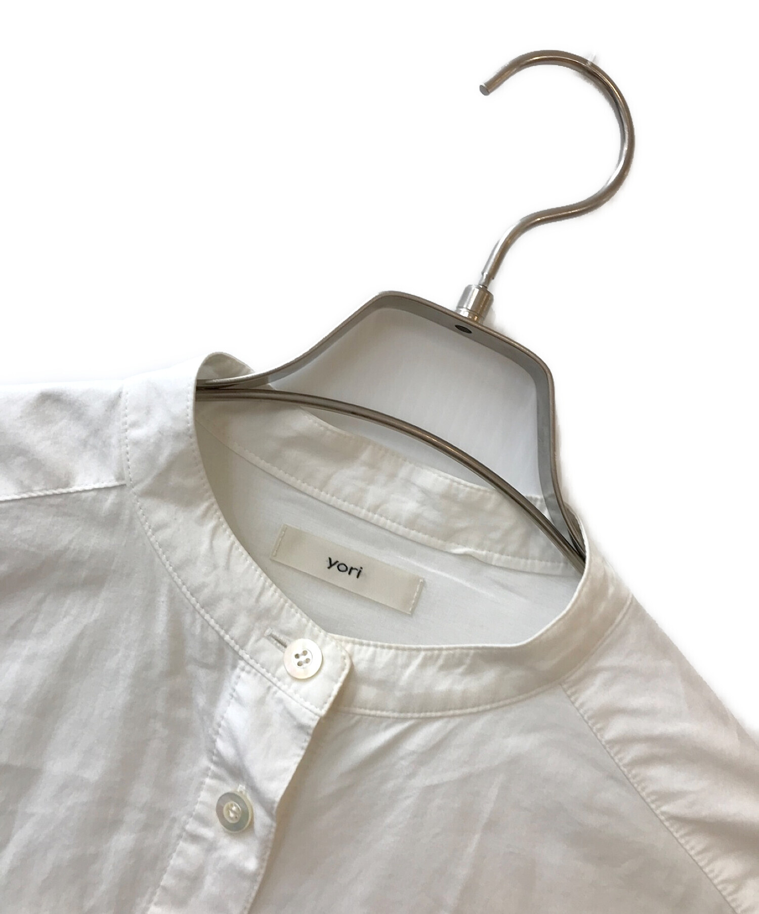 中古・古着通販】yori (ヨリ) バックギャザーシャツ ホワイト サイズ:F 