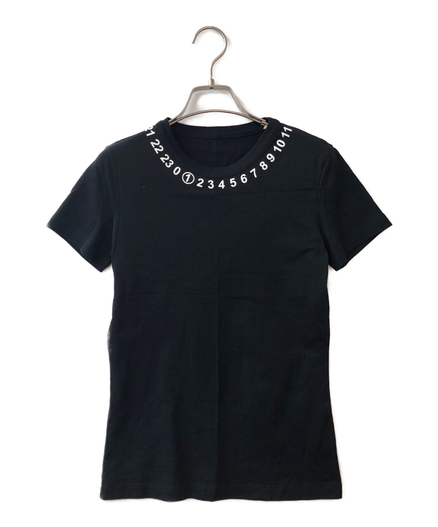 Maison Margiela (メゾンマルジェラ) ネックナンバリングTシャツ ブラック サイズ:S