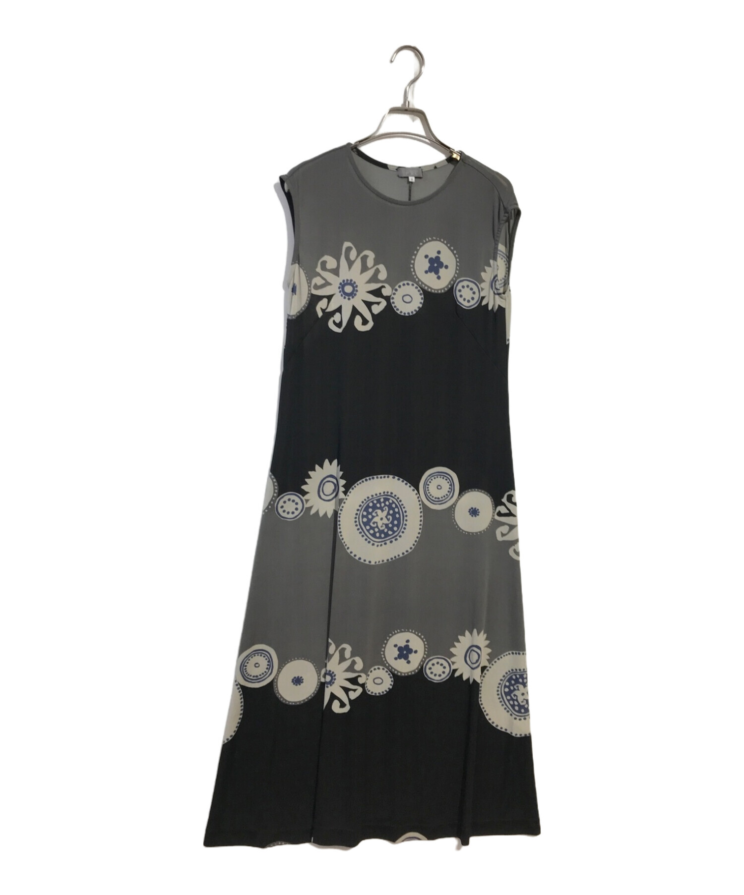 トクコプルミエヴォルのワンピース