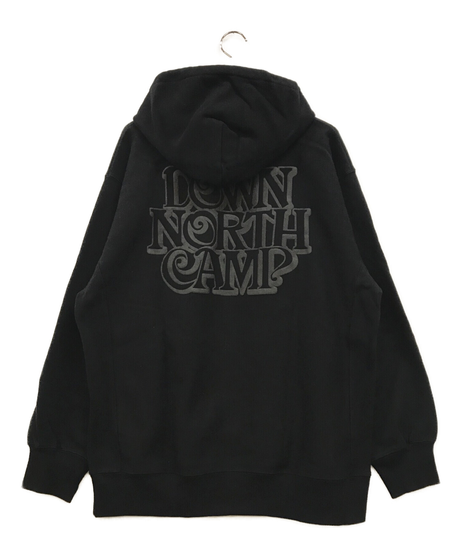 BEAMS T × DOWN NORTH CAMP (ビームス × ダウンノースキャンプ) Logo Hoodie ブラック サイズ:XL