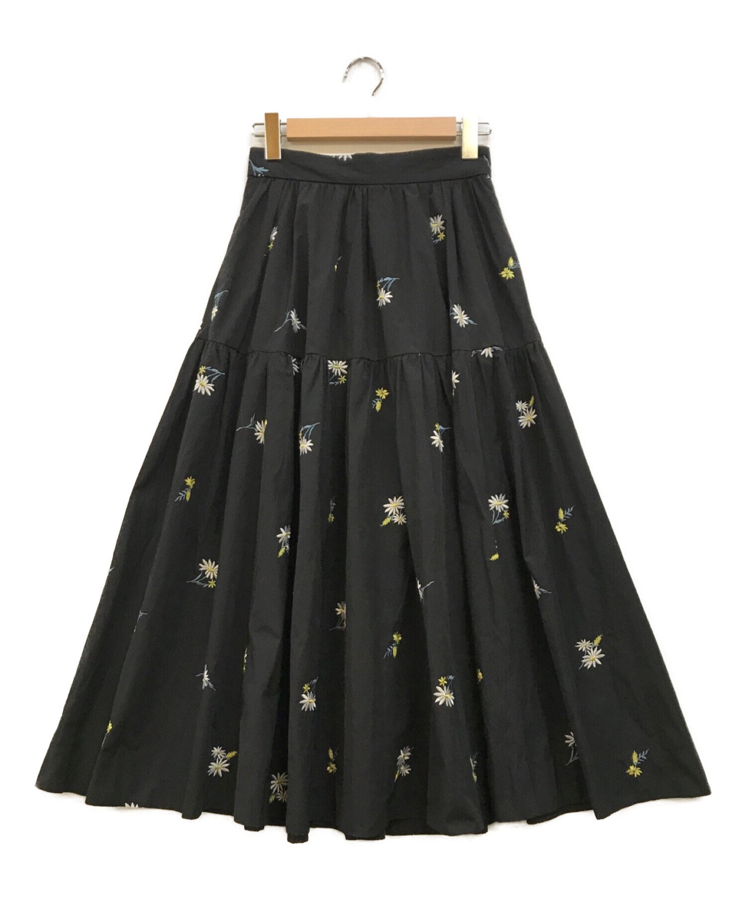 Apuweiser-riche マーガレット刺繍スカート