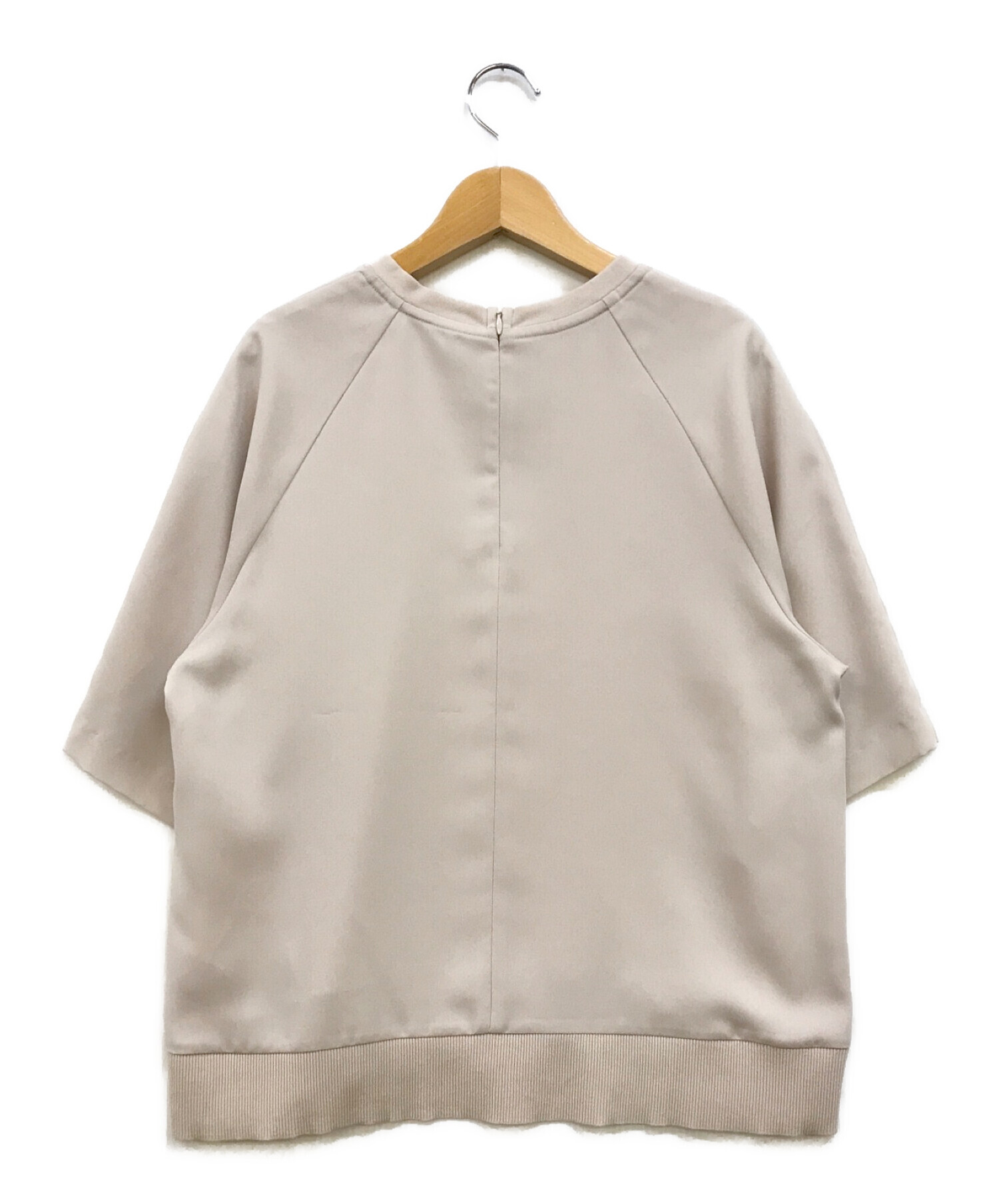 中古・古着通販】icB (アイシービー) FluidBackSatin Tブラウス 