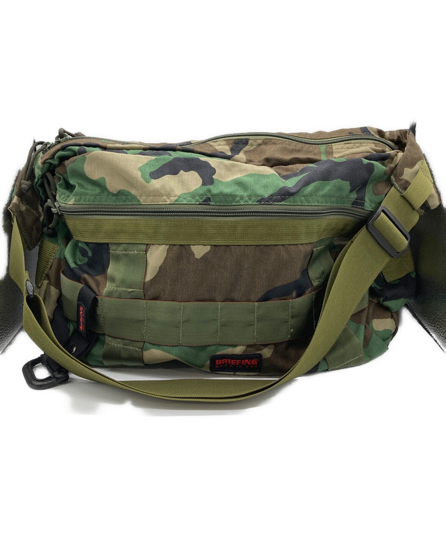 値下げしました！BRIEFING ショルダーバッグ オリーブドラブ　USA製 BRIEFING ショルダーバッグ オリーブドラブ USA製 値下げしました