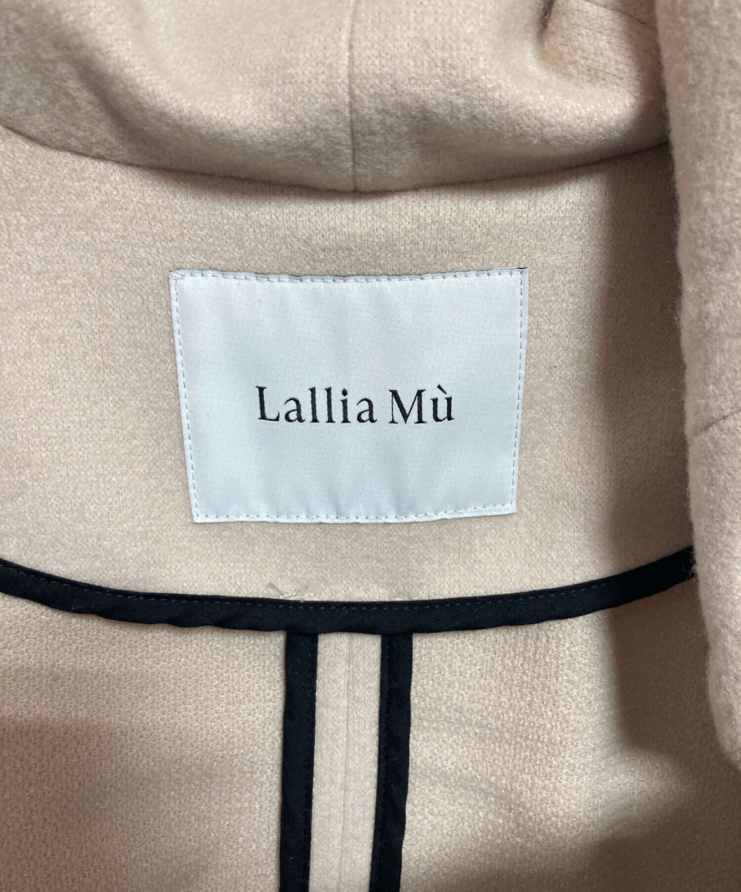 Lallia Mu (ラリア ムー) ポンチョ風コート ベージュ サイズ:SIZE38