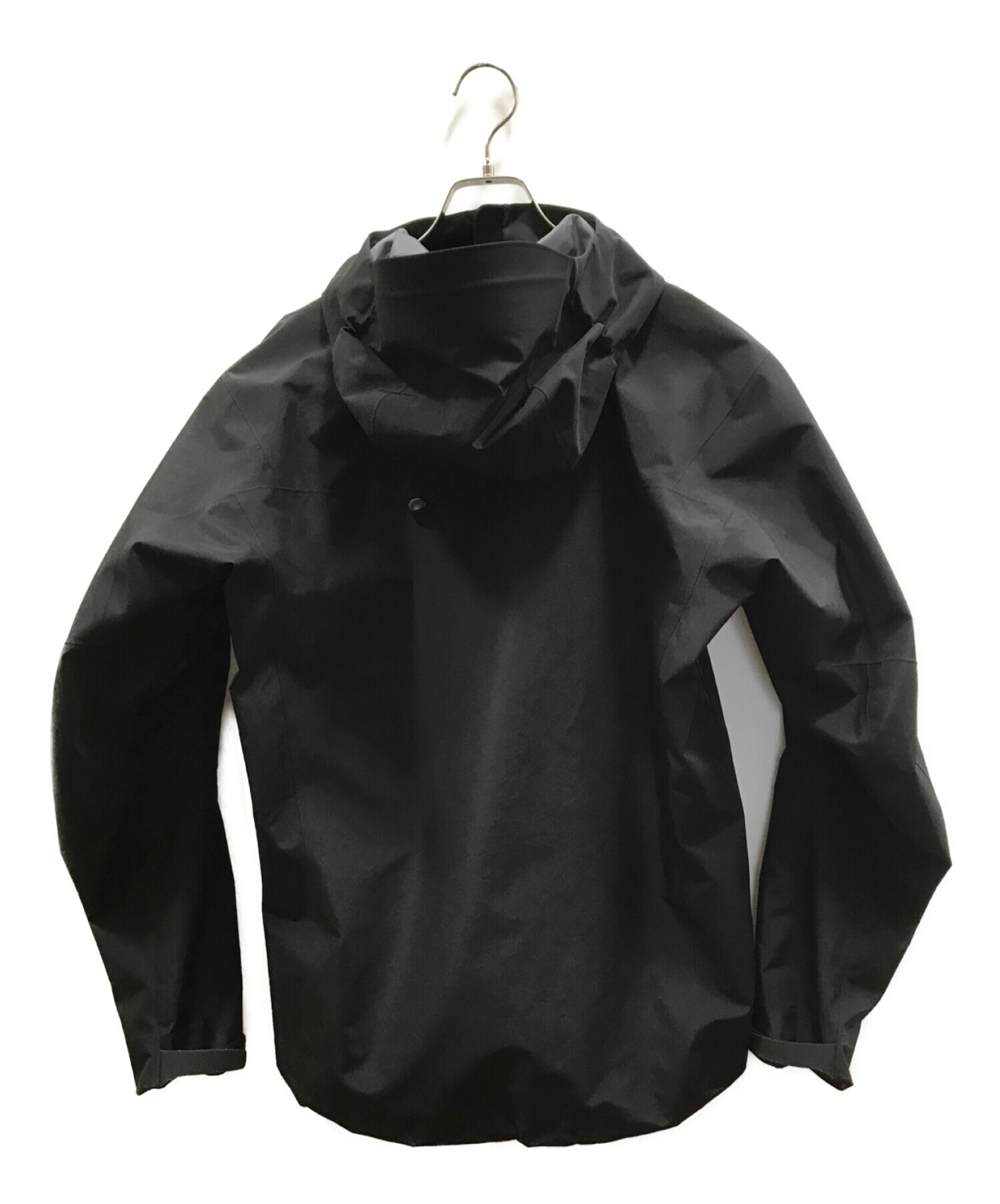 新品 アークテリクス Alpha Jacket 黒Sサイズ アルファ 中古 新品 アークテリクス Alpha Jacket 黒Sサイズ アルファ 中古
