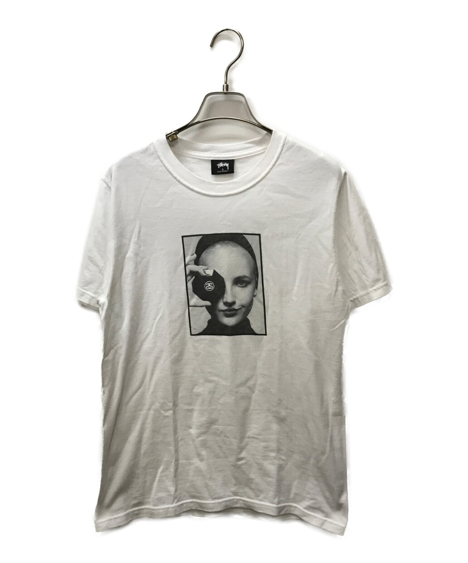stussy (ステューシー) カール ラガーフェルド追悼 CHANELプリントTシャツ ホワイト サイズ:S