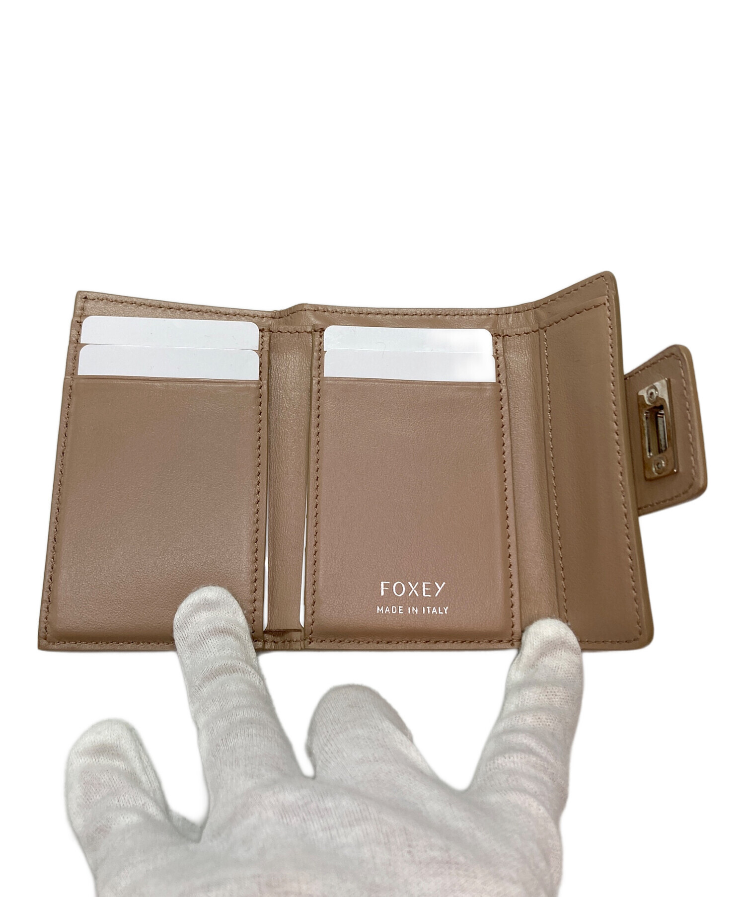 中古・古着通販】FOXEY (フォクシー) コンパクトウォレット ベージュ 