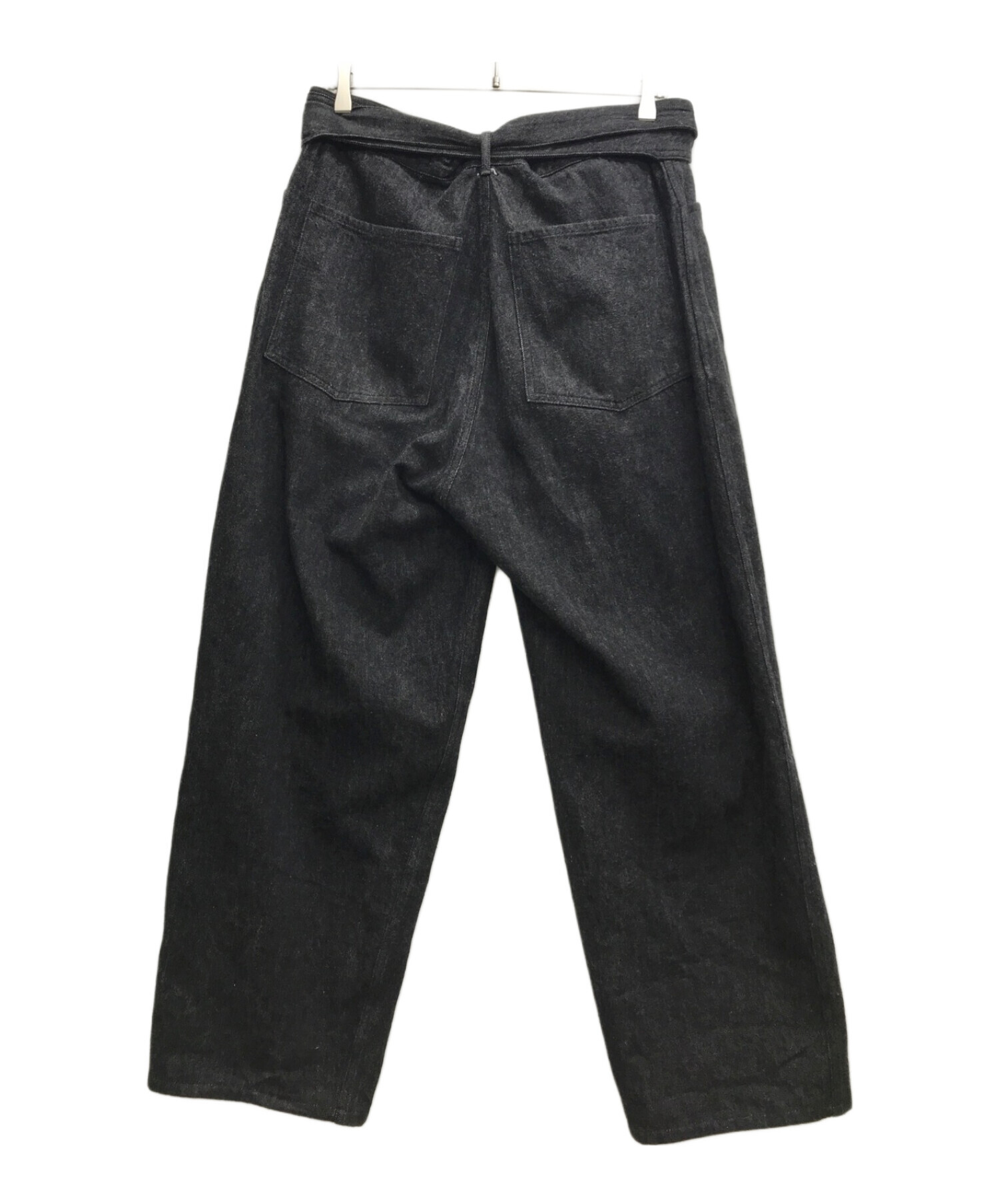 中古・古着通販】COMOLI (コモリ) デニムベルテッドパンツ ブラック  