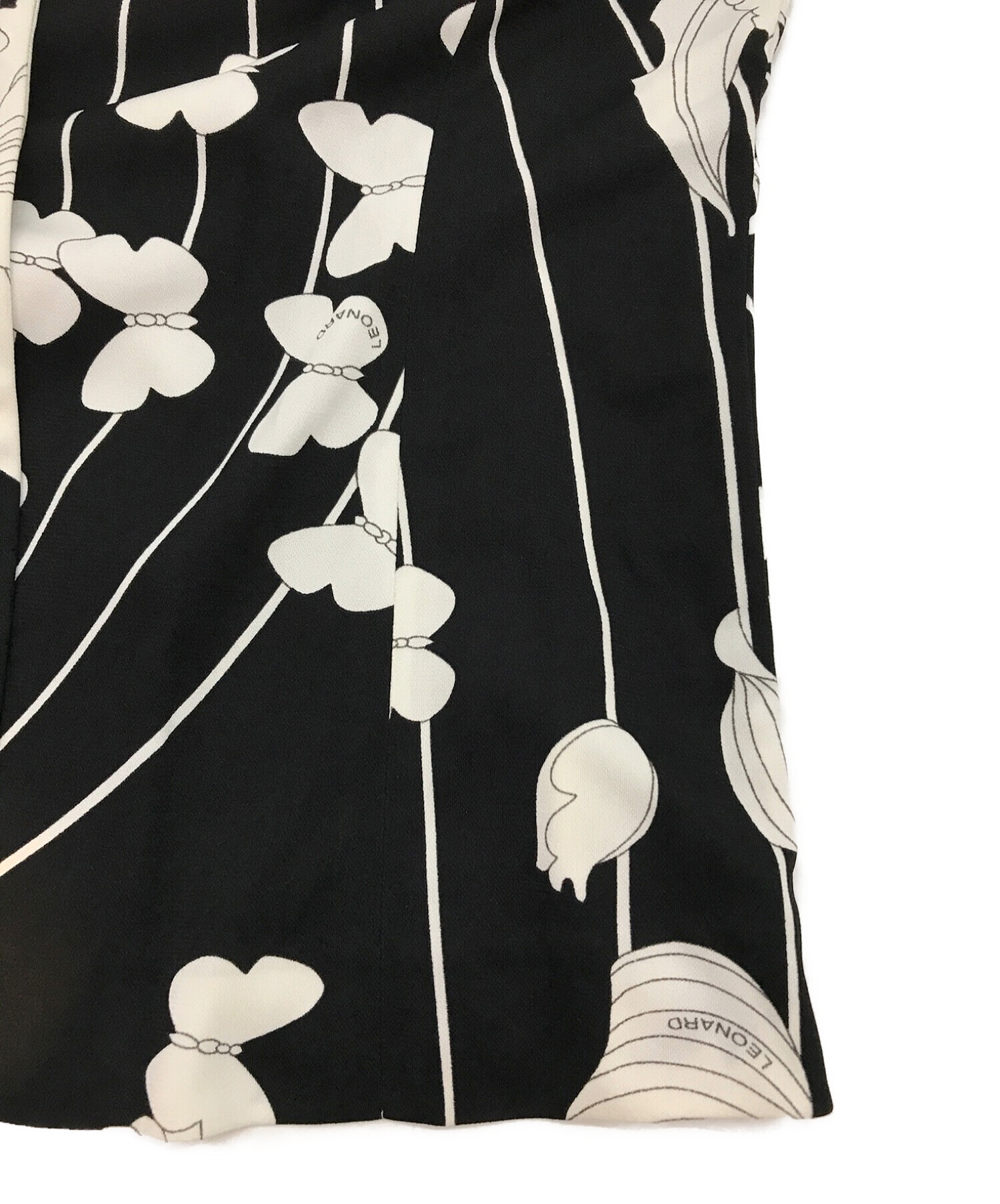 LEONARD (レオナール) 花柄テーラードジャケット ブラック サイズ:M
