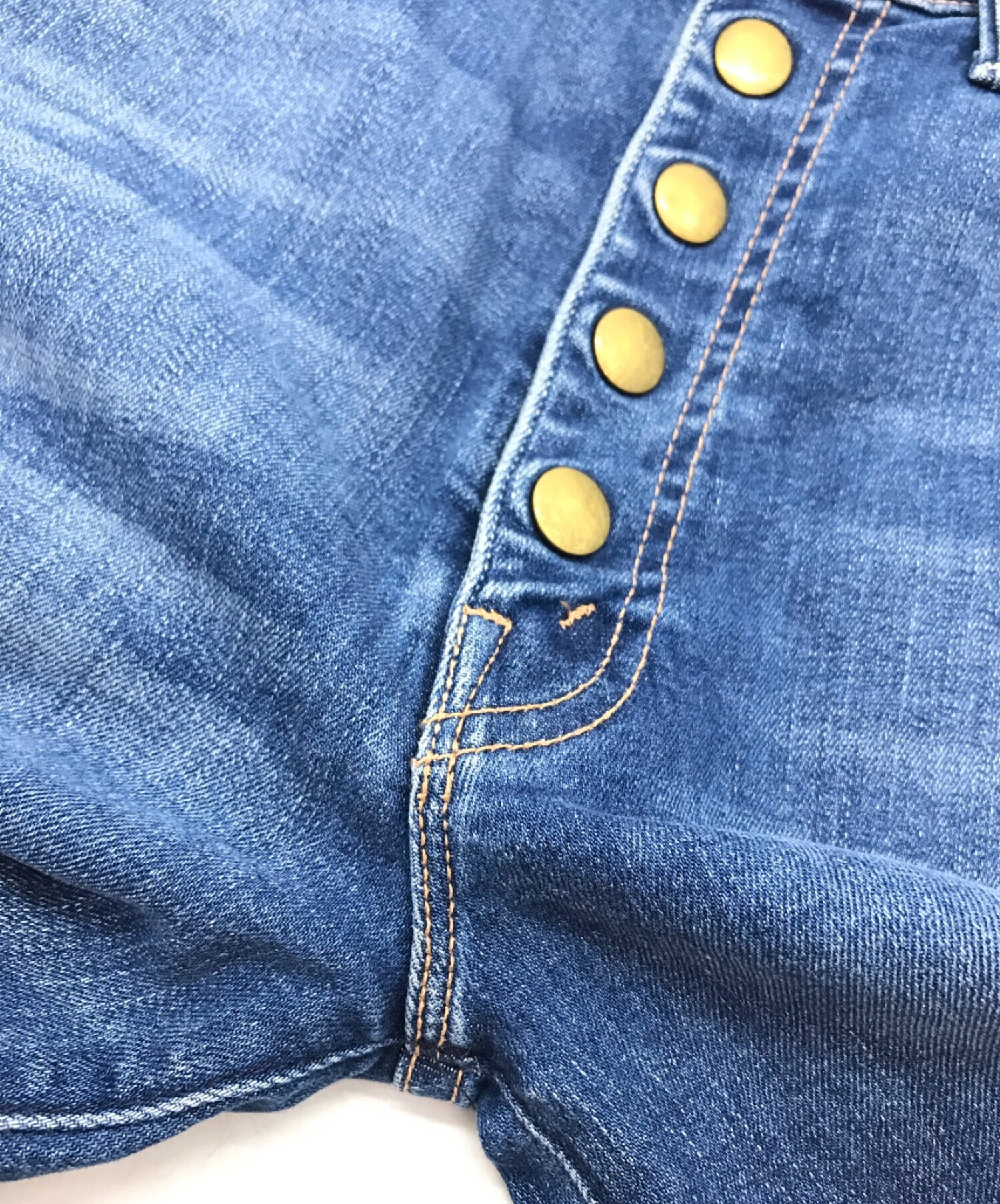 新品未使用 センター削りセミフレアデニムパンツ よくっ
