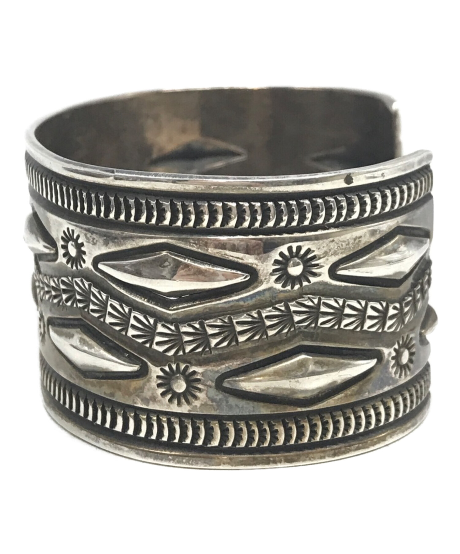 ビンテージ！インディアンジュエリー スタンプワーク シルバー バングル