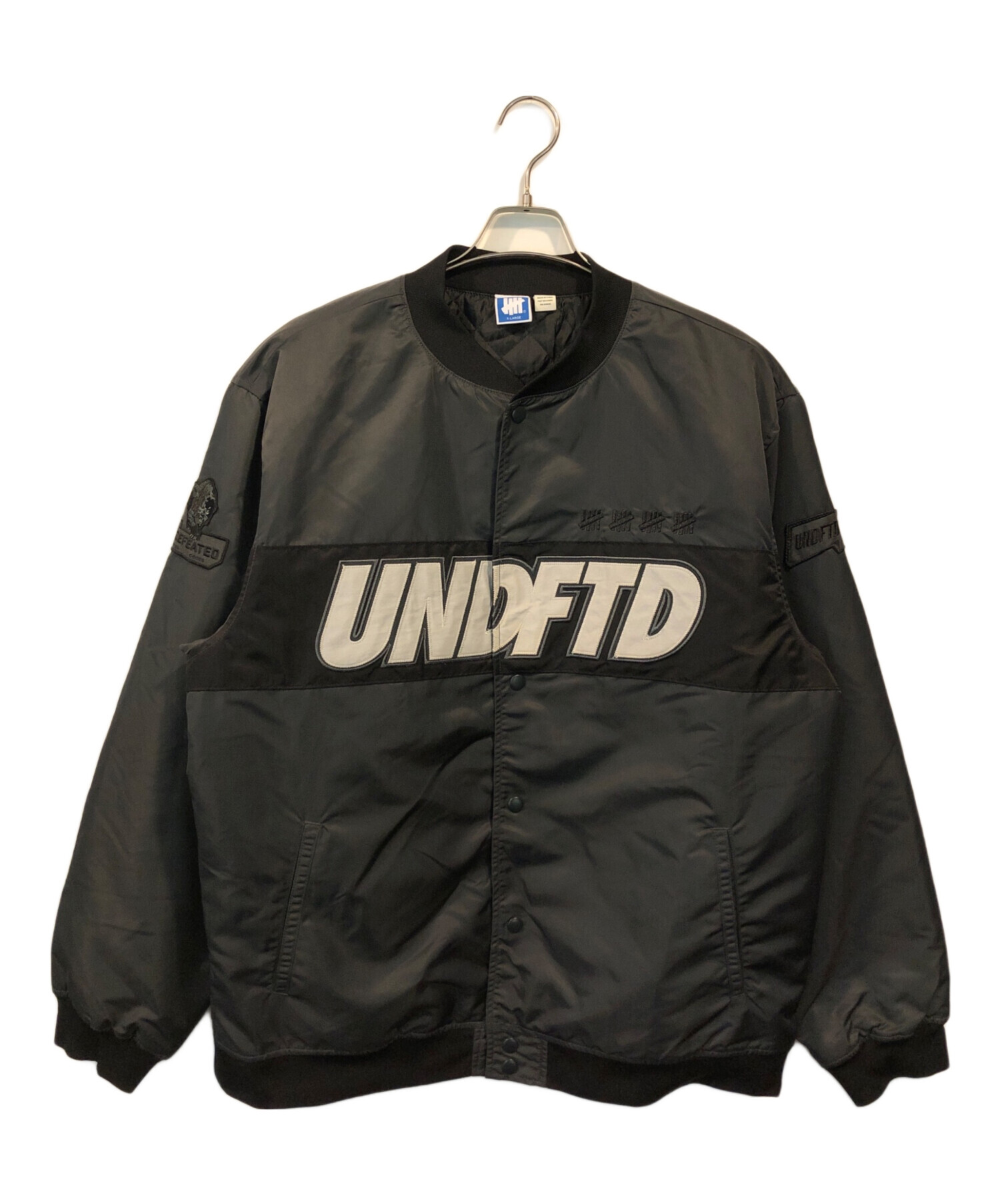 激安購入オンライン UNDEFEATED XL スタジャン 黒