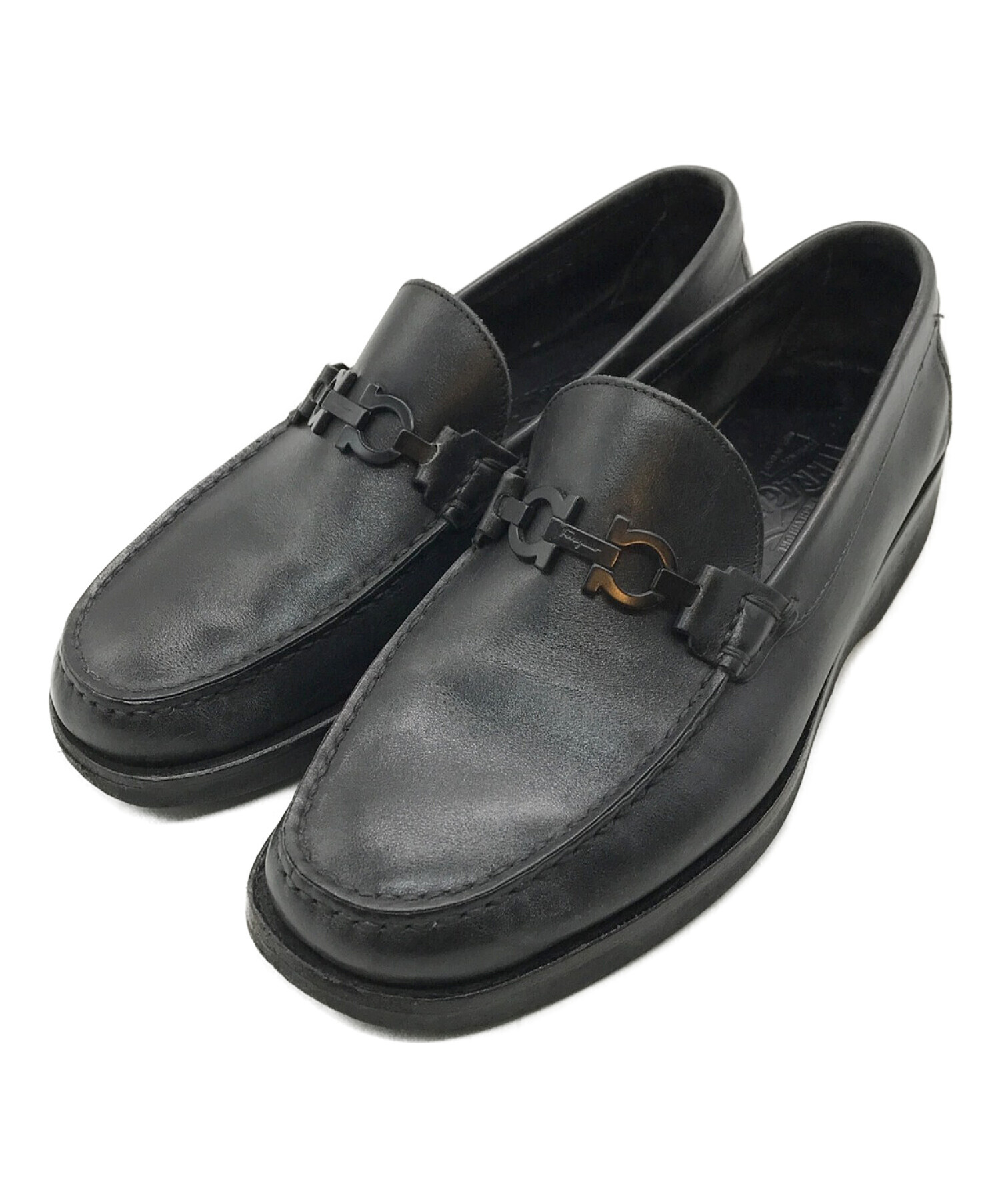 6EEE Ferragamo ガンチーニローファー 見づらく