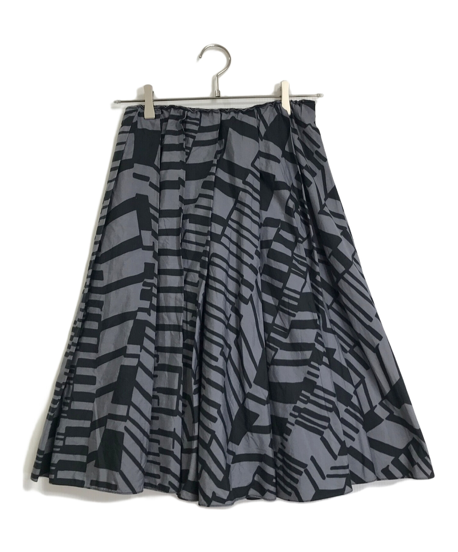 中古・古着通販】MIU MIU (ミュウミュウ) 総柄フレアスカート グレー  