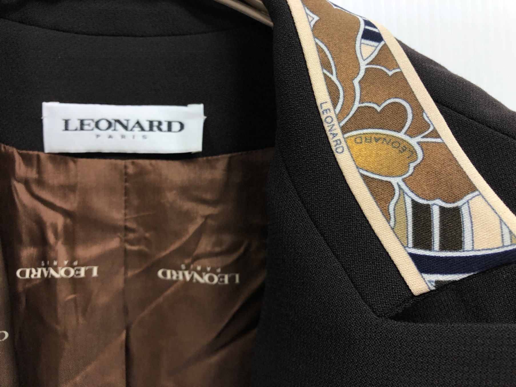LEONARD (レオナール) テーラードジャケット ブラウン サイズ:38