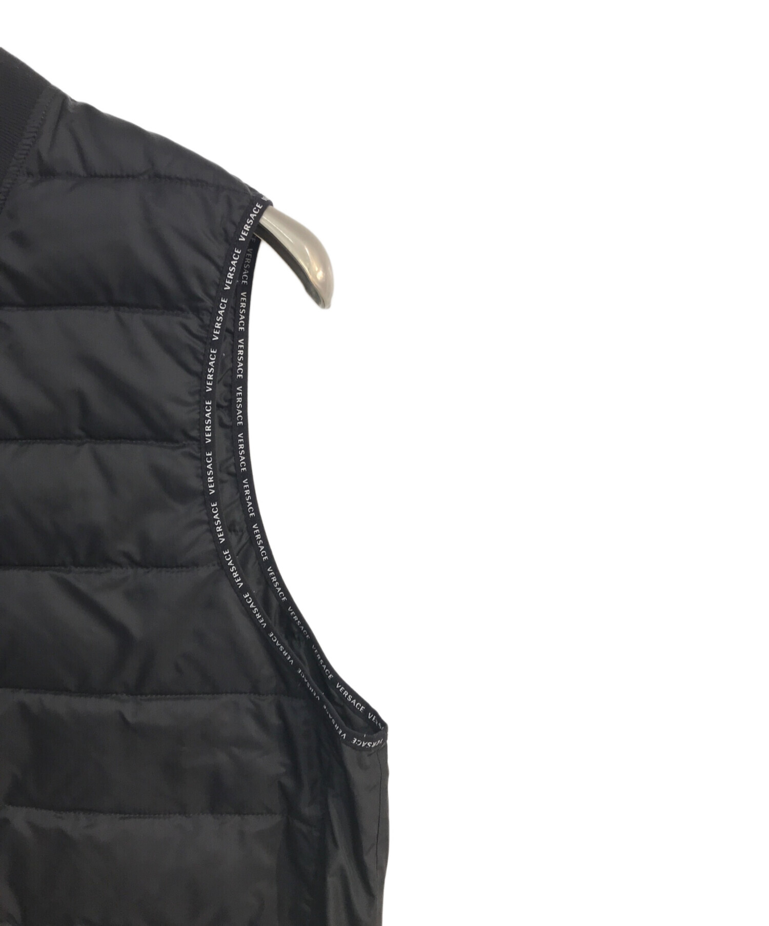 VERSACE （ヴェルサーチ） 中綿ベスト　A85199 VERSACE （ヴェルサーチ） 中綿ベスト A85199