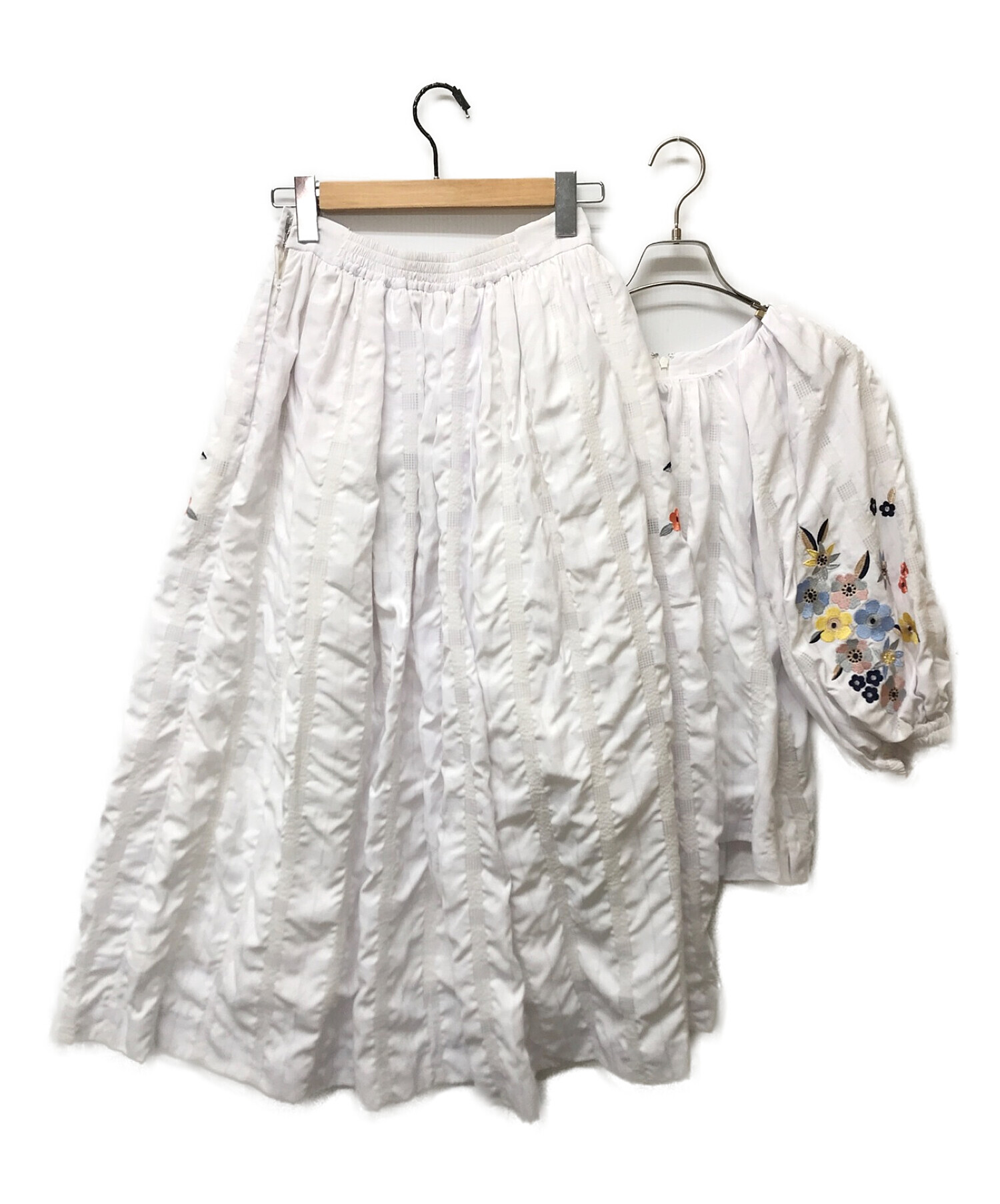 中古・古着通販】CHESTY (チェスティ) セットアップ ホワイト サイズ:1 