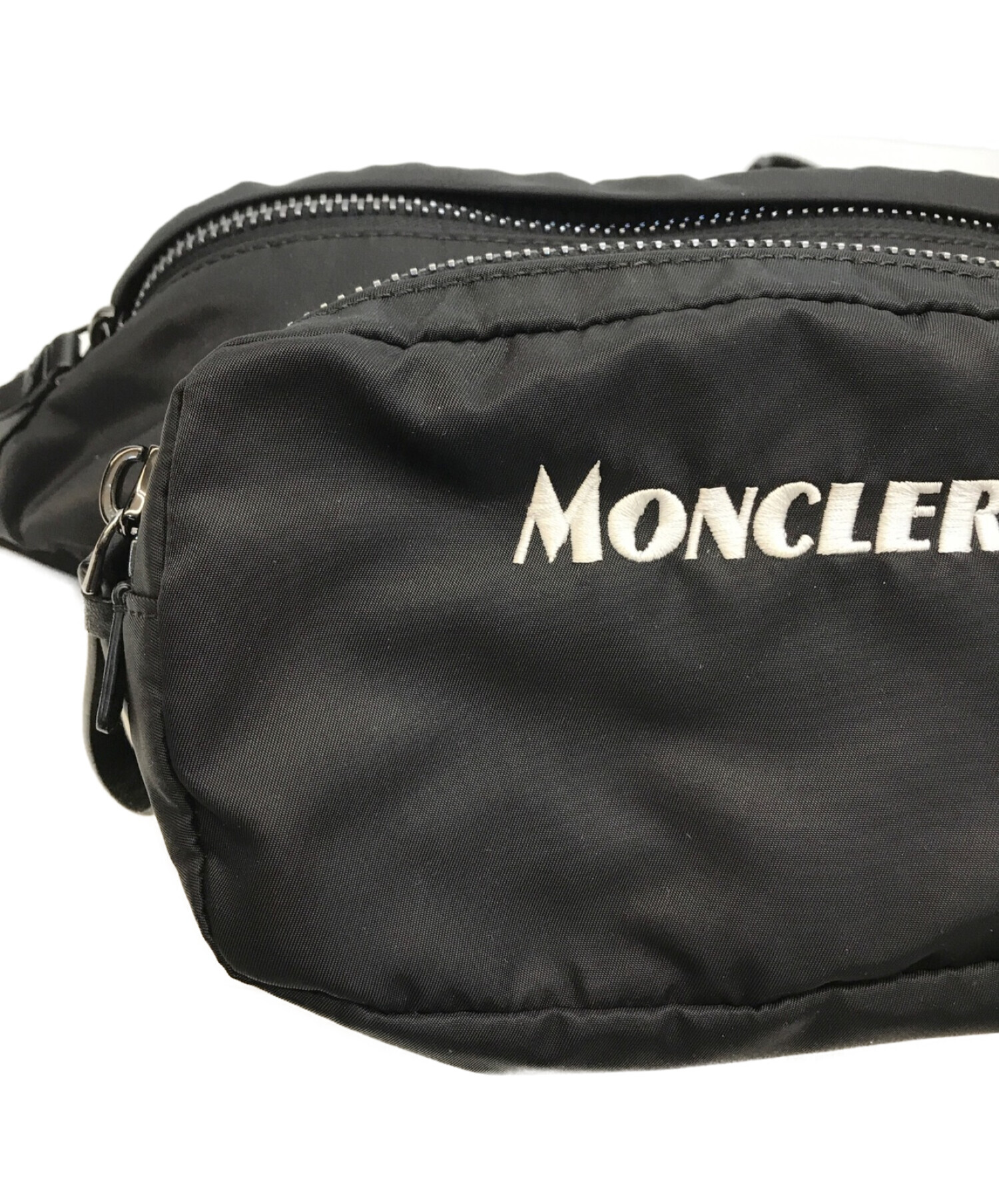 MONCLER (モンクレール) DURANCE BELT BAG　ロゴボディーバッグ ベルトバッグ ブラック