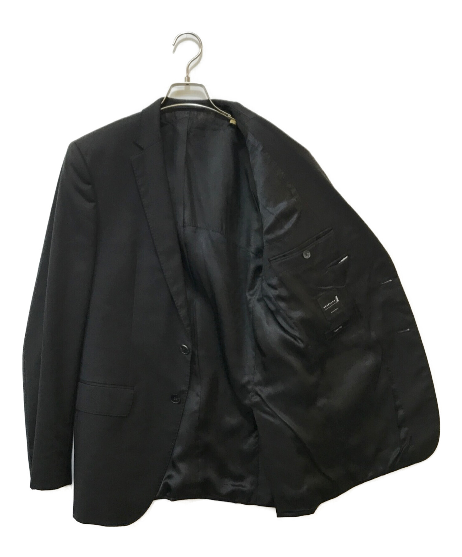 HUGO BOSS ブラックスーツ ハンガー付き - ファッション