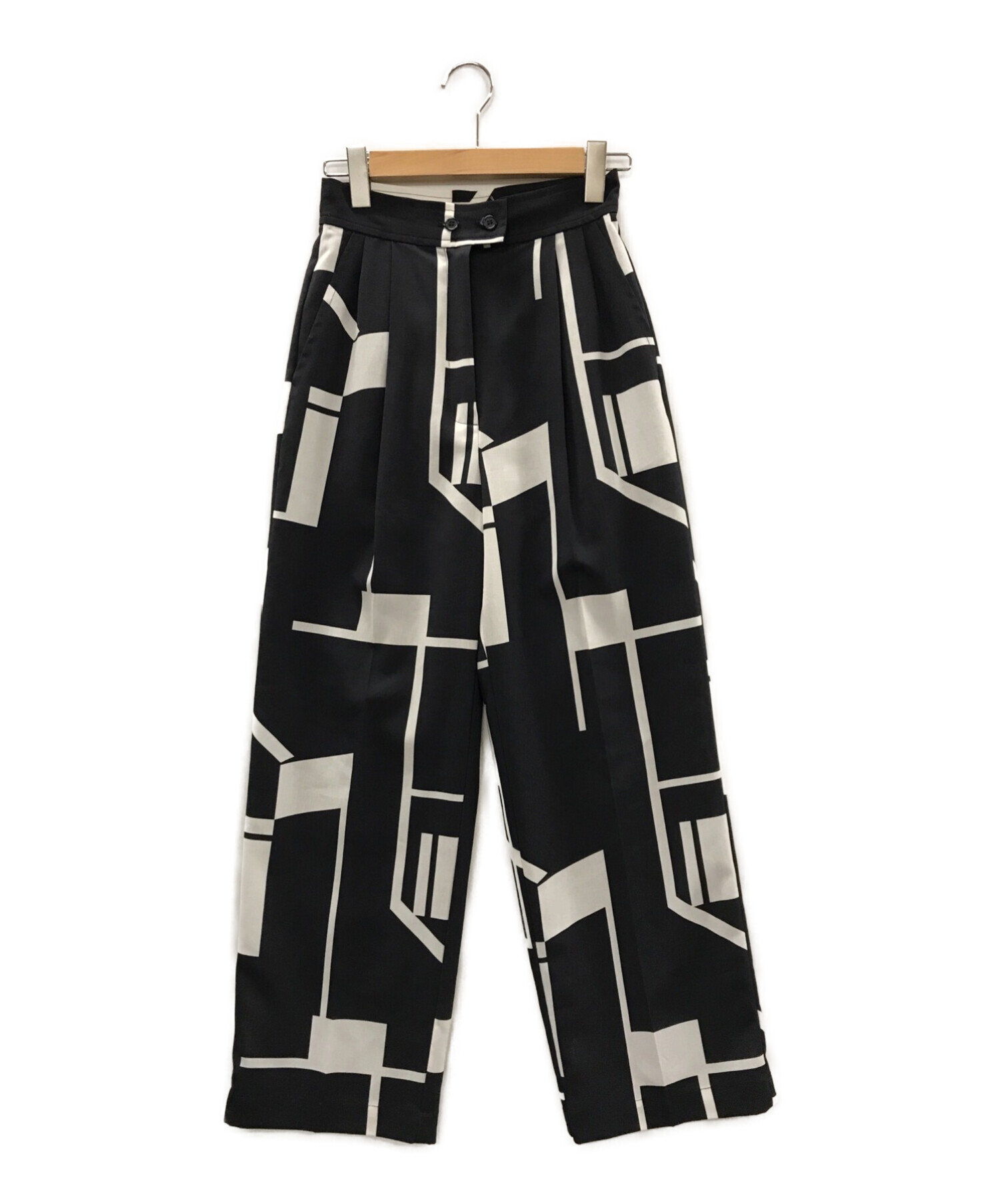 TODAYFUL (トゥデイフル) Geometric Tuck Trousers ホワイト×ブラック サイズ:36