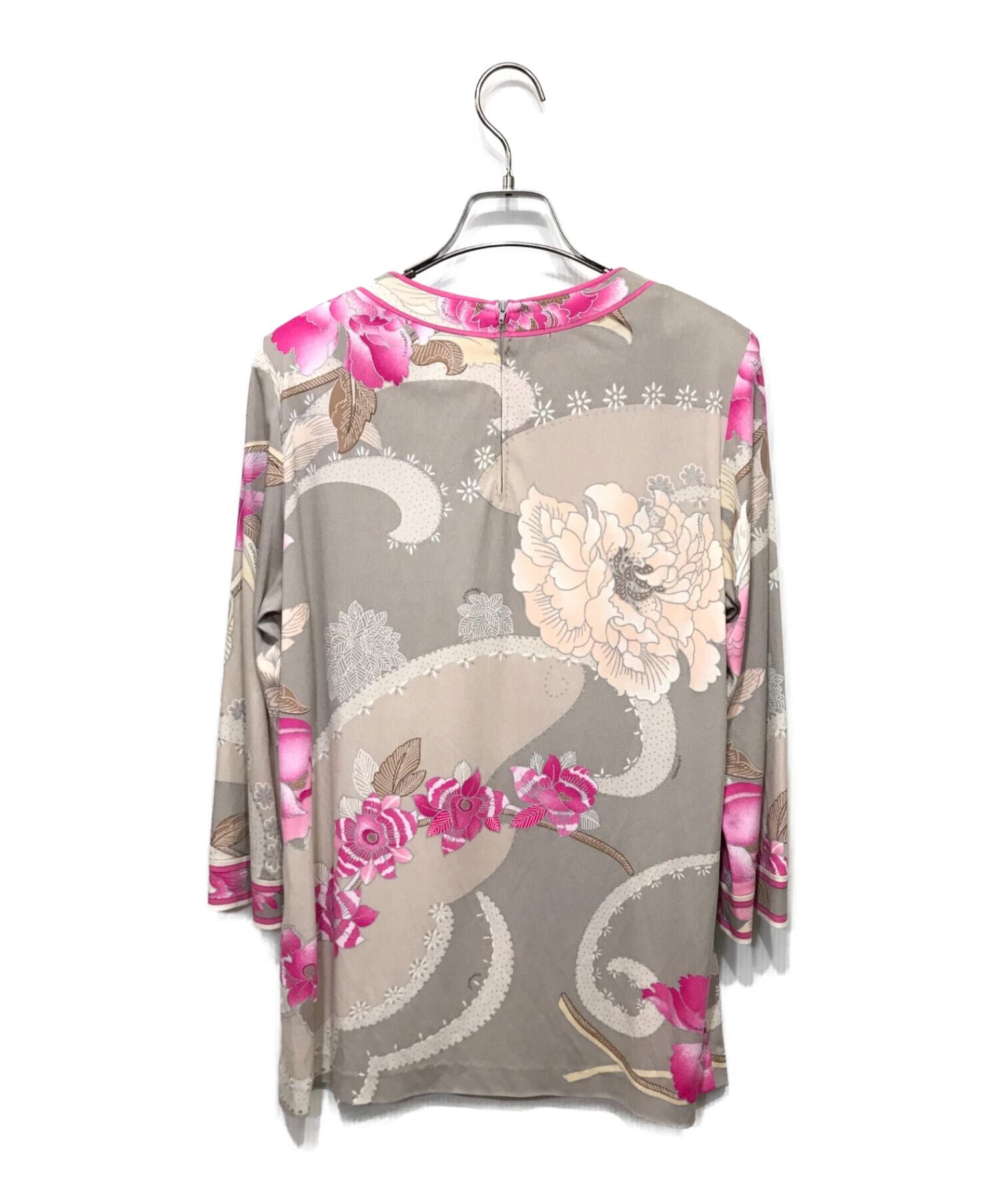 お纏め品 レオナールチュニック八分袖　 ホワイトニットセーター レオナール チュニック お纏め品 レオナールチュニック八分袖 ホワイト