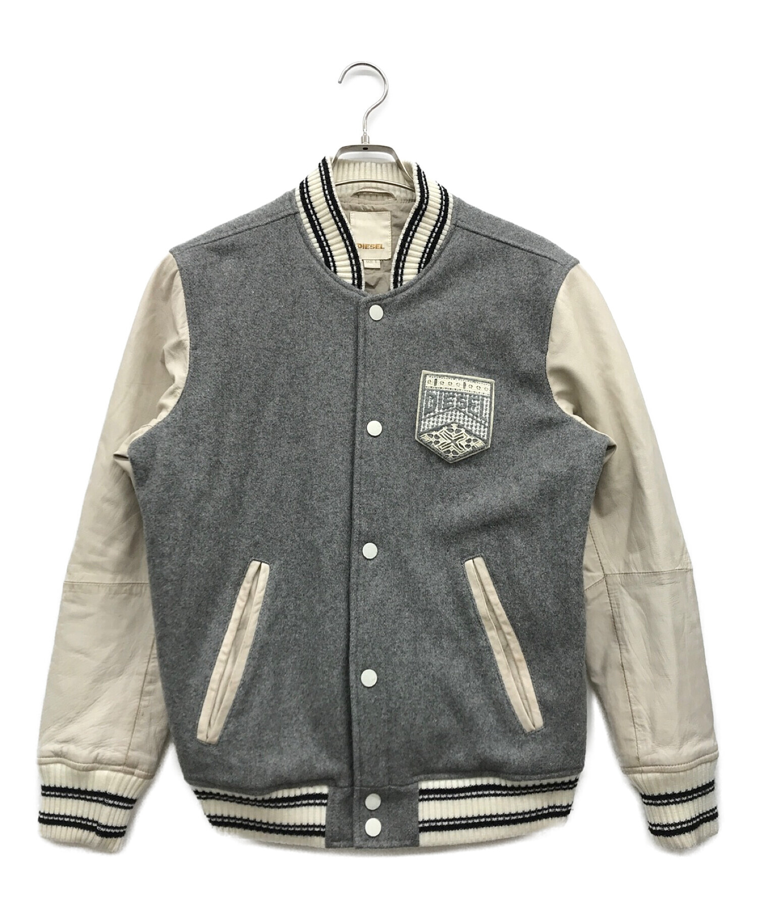 値下げDIESEL スタジャン グレー 袖 牛革 黒 値下げDIESEL スタジャン グレー 袖 牛革 黒